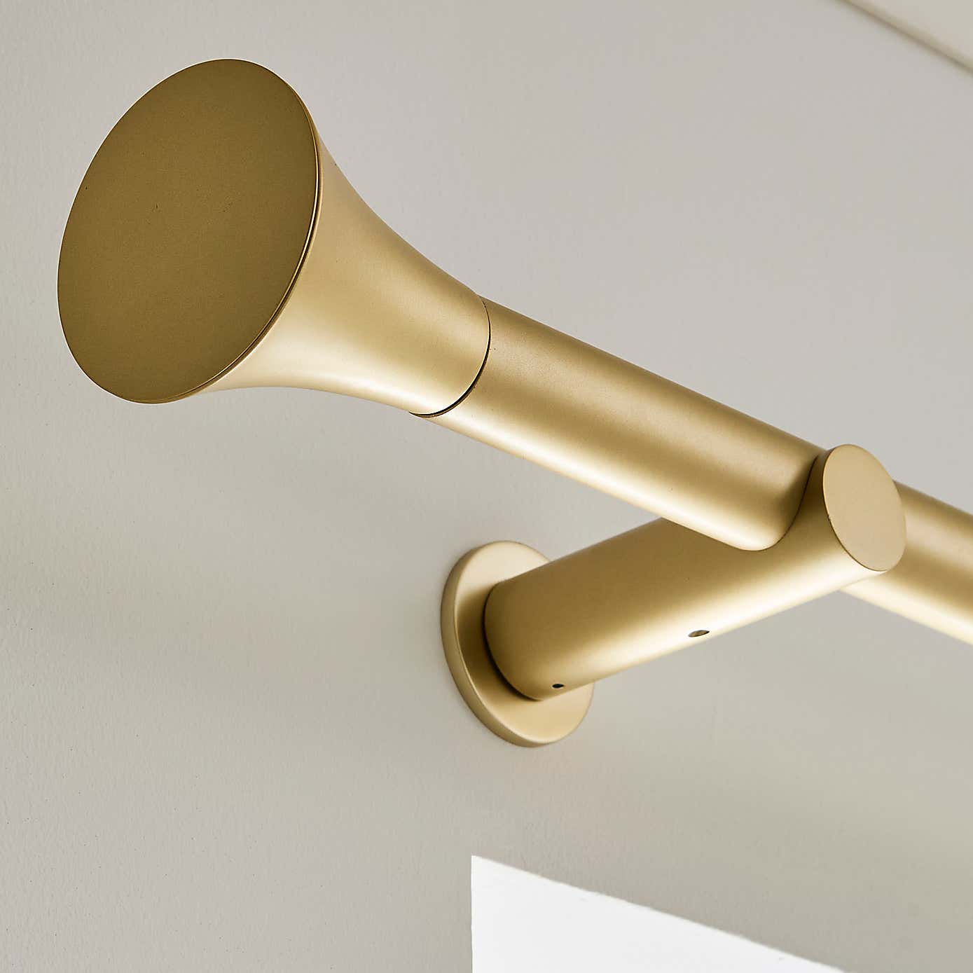 Flush Trumpet Fixed Metal Curtain Pole with Rings