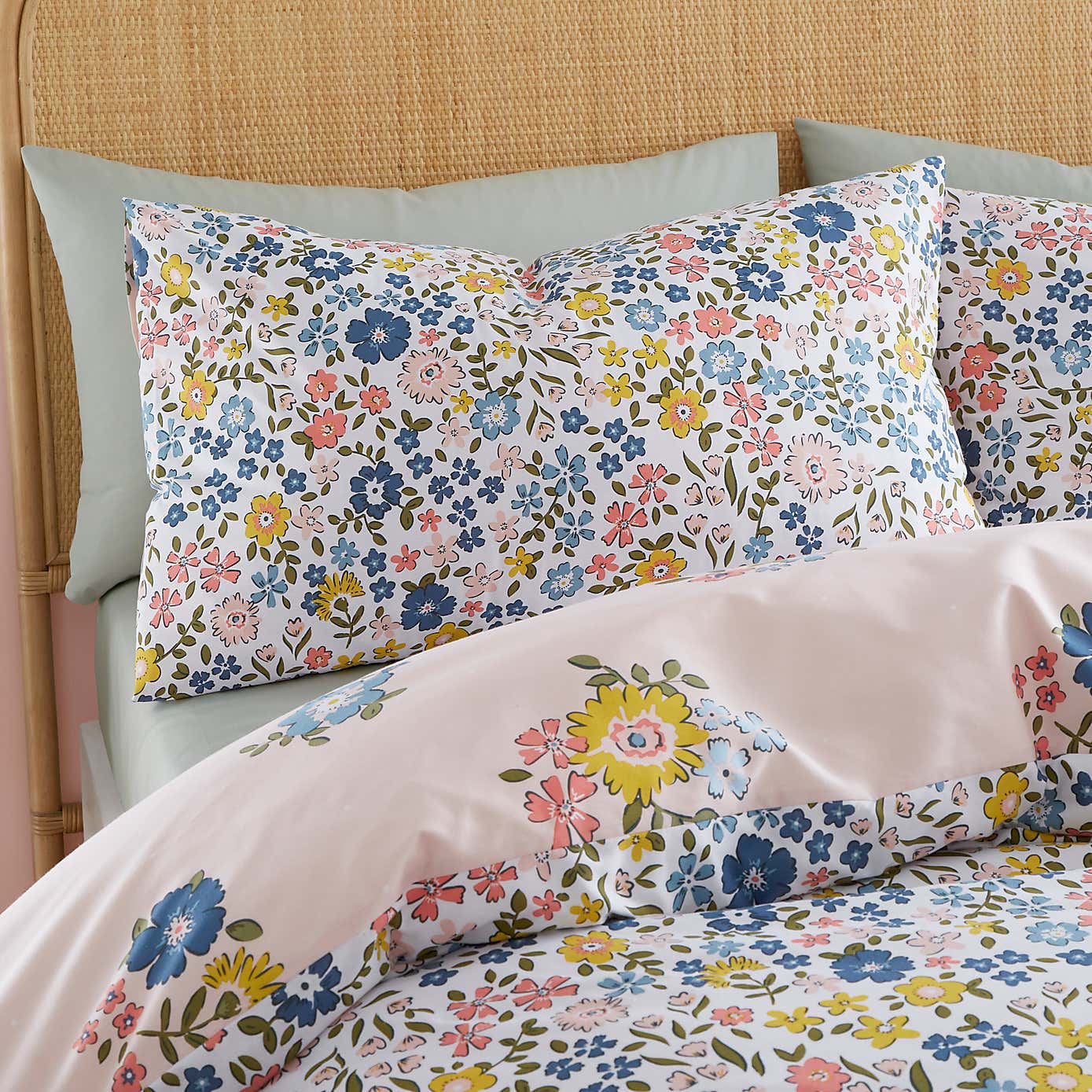 Vintage Floral Duvet Cover and Pillowcase Set