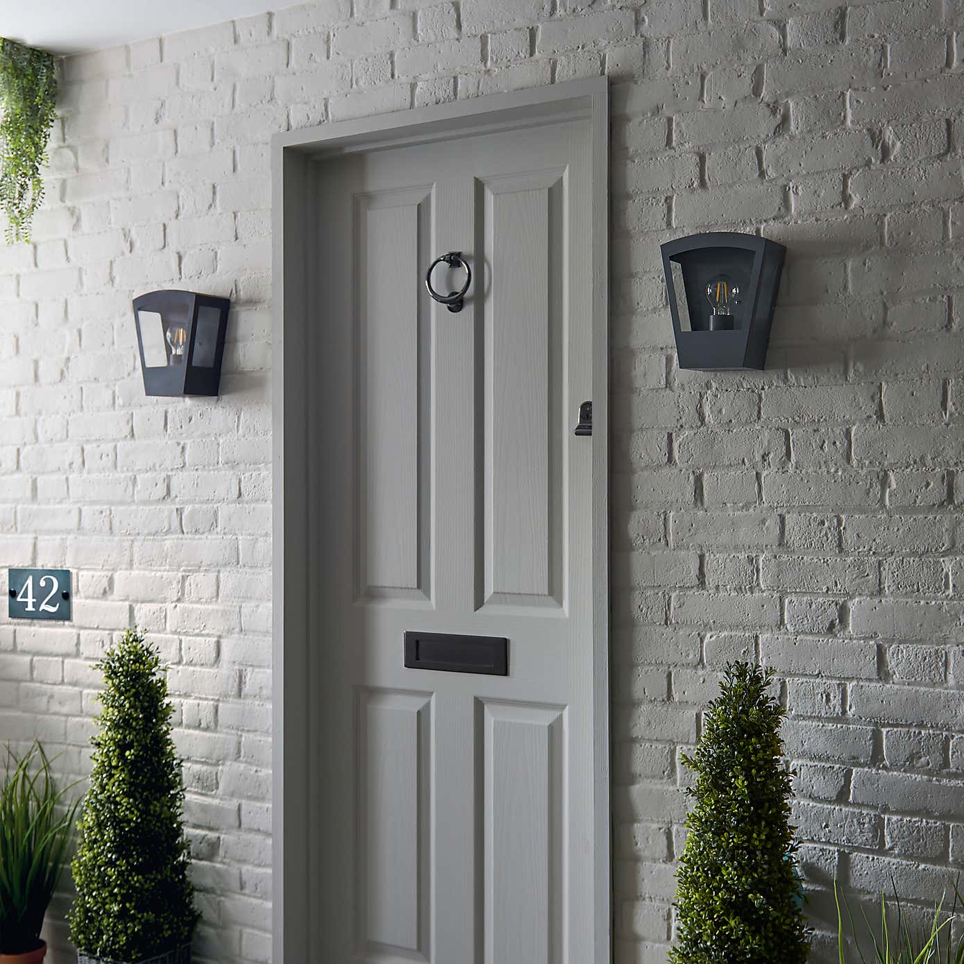 Leese Outdoor Wall Light