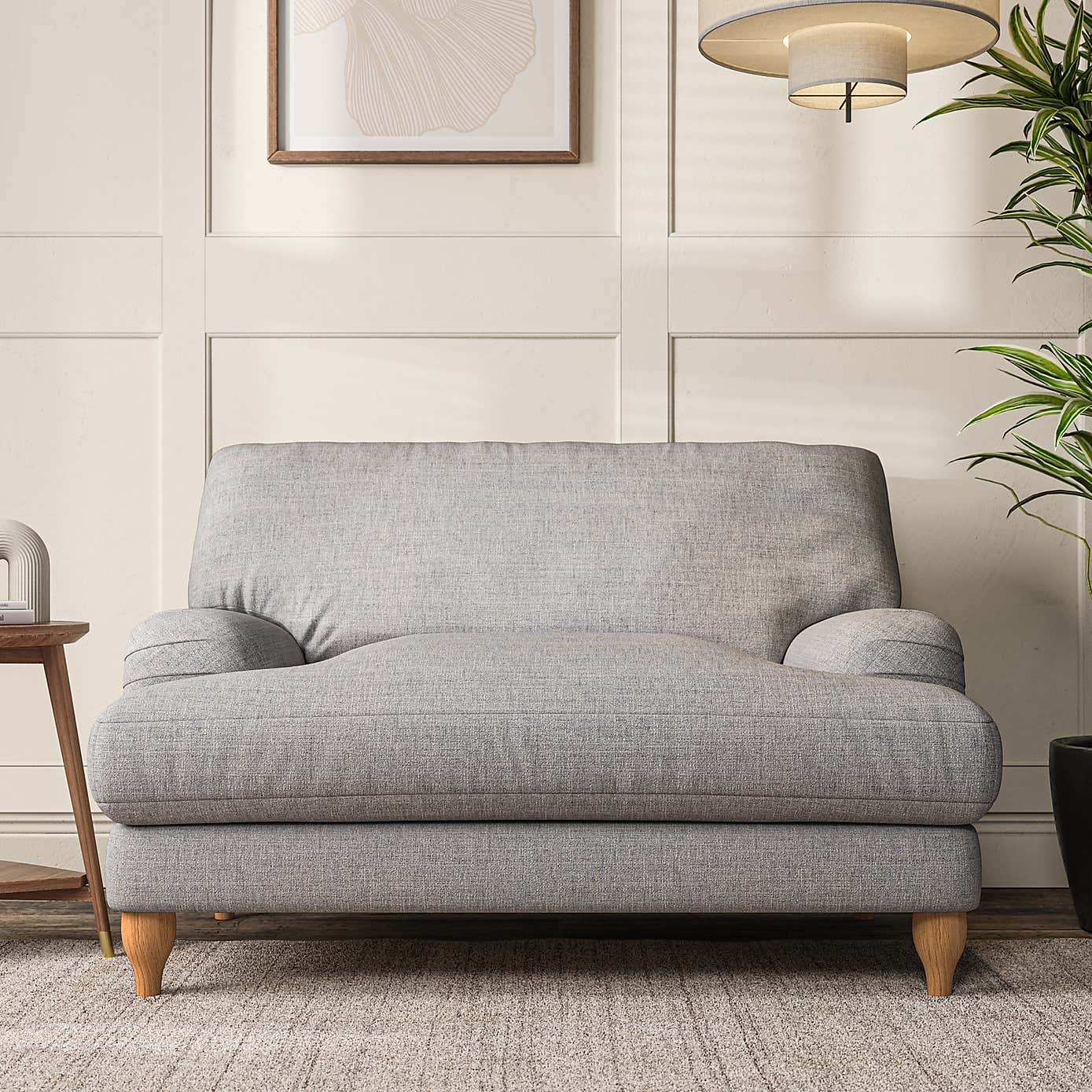 Darwin Snuggle Chair