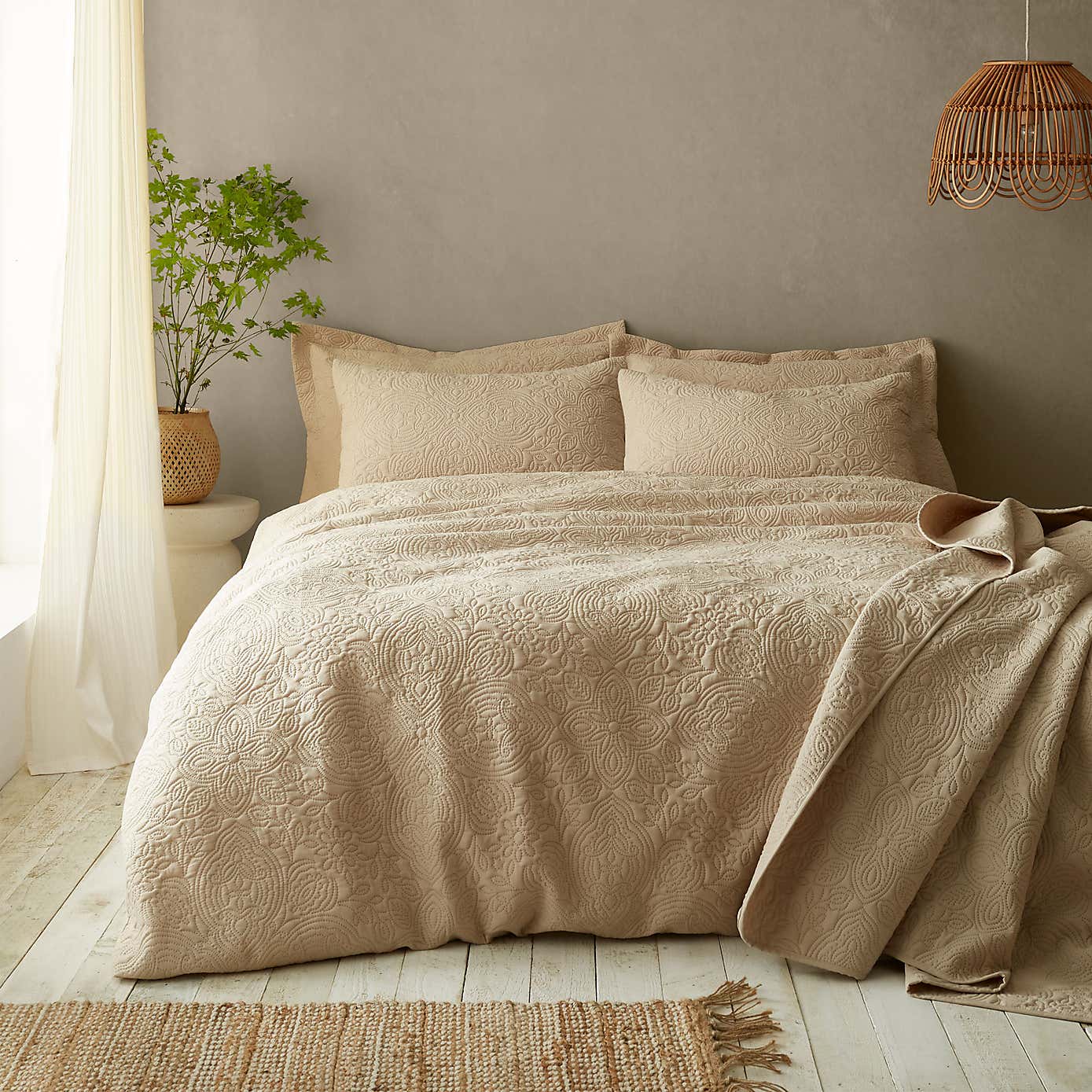 Pineapple Elephant Casablanca Pinsonic Duvet Cover & Pillowcase Set