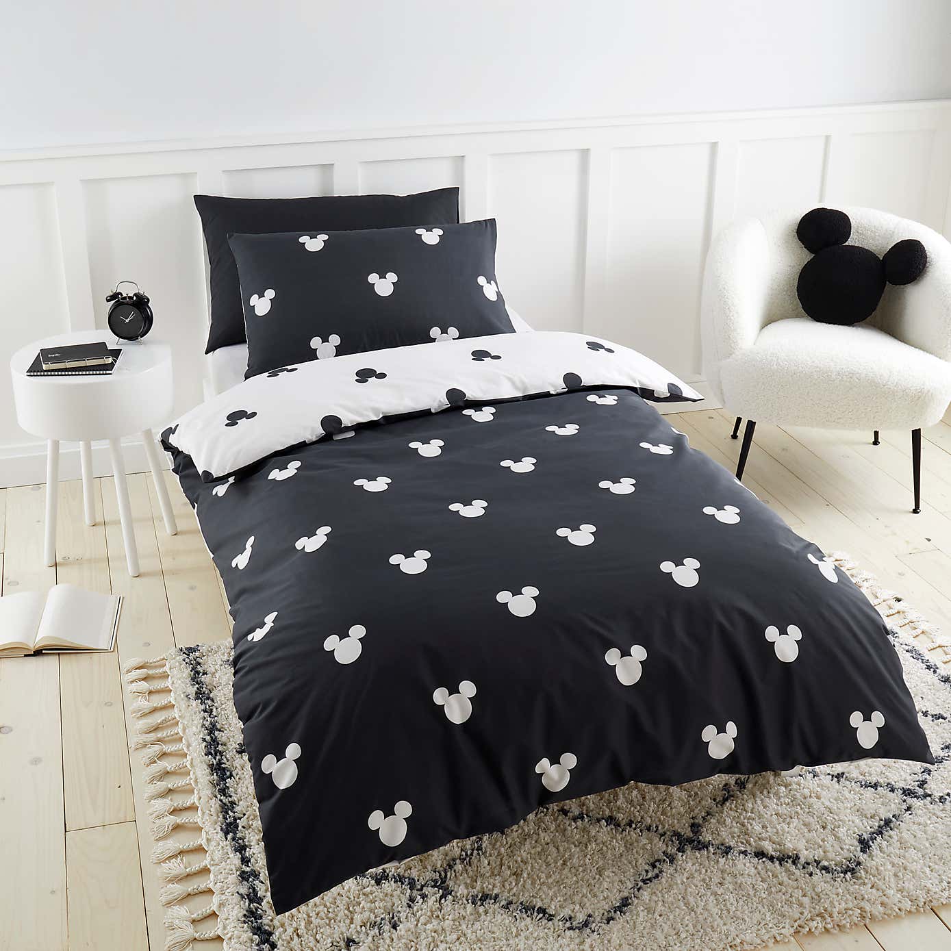 Mickey Mono Duvet Cover and Pillowcase Set