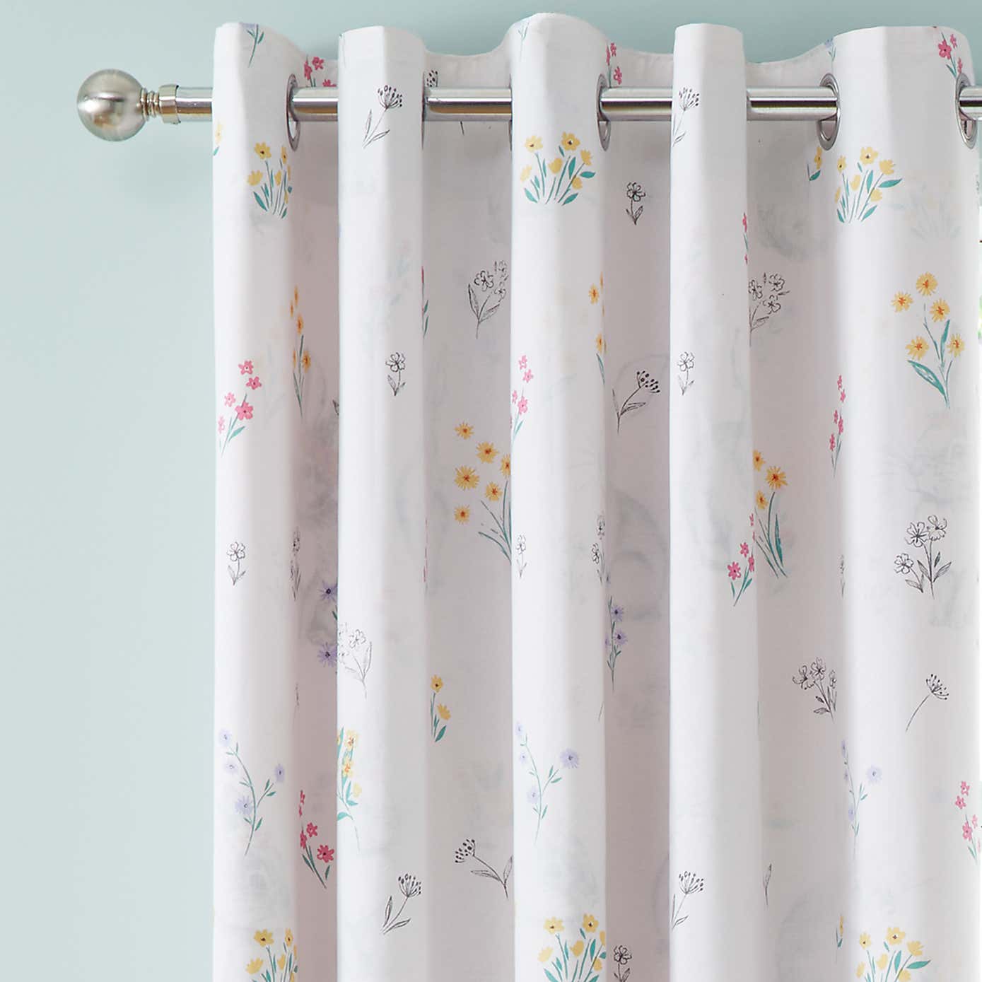 Catherine Lansfield Bunny Tails Ditsy Flowers Eyelet Curtains