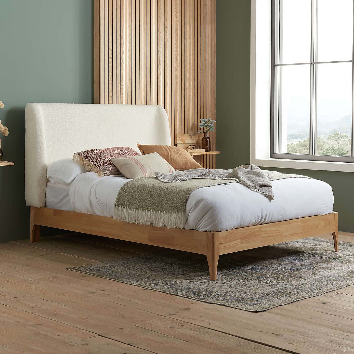 Halfden Fabric Bed