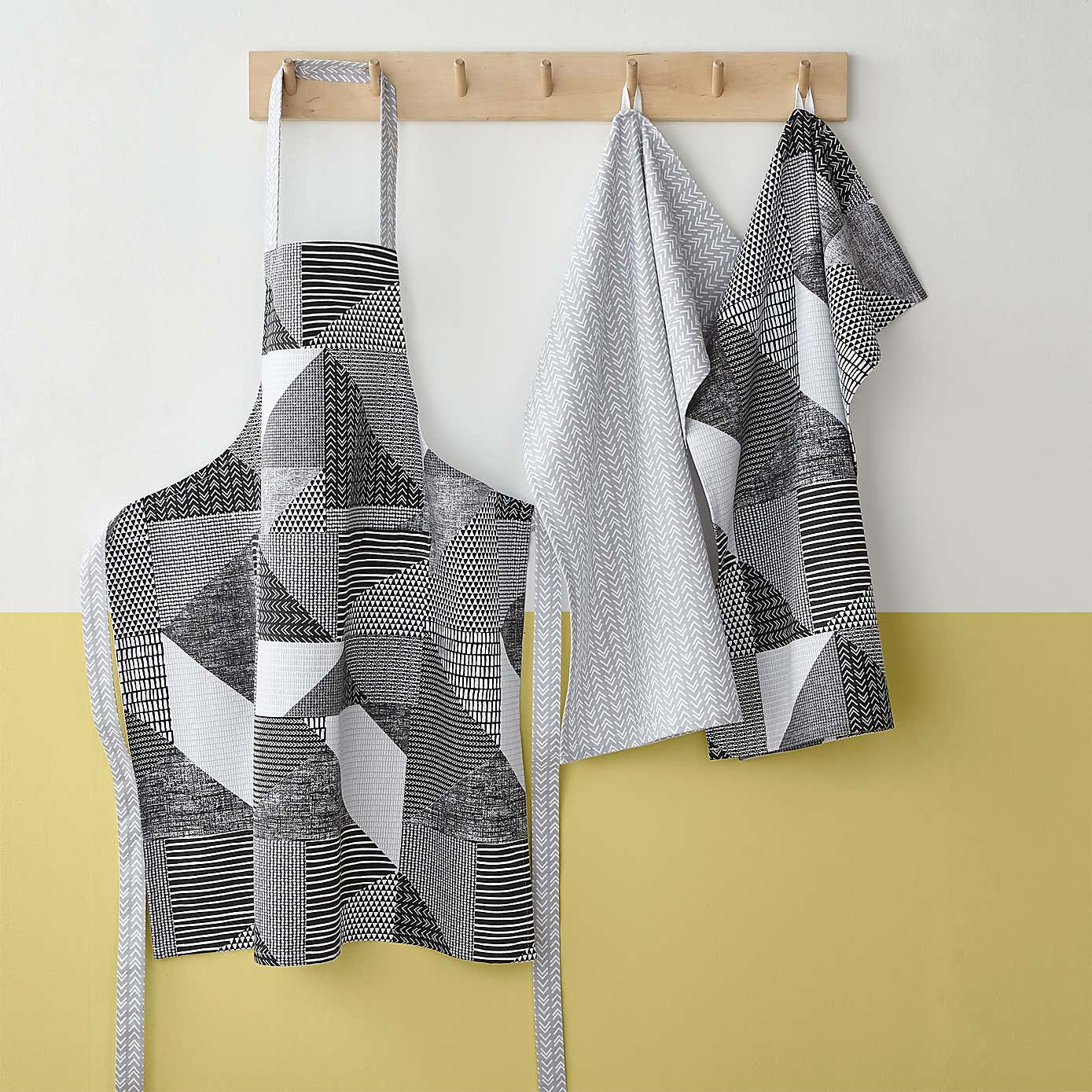 Catherine Lansfield Larsson Geo Apron