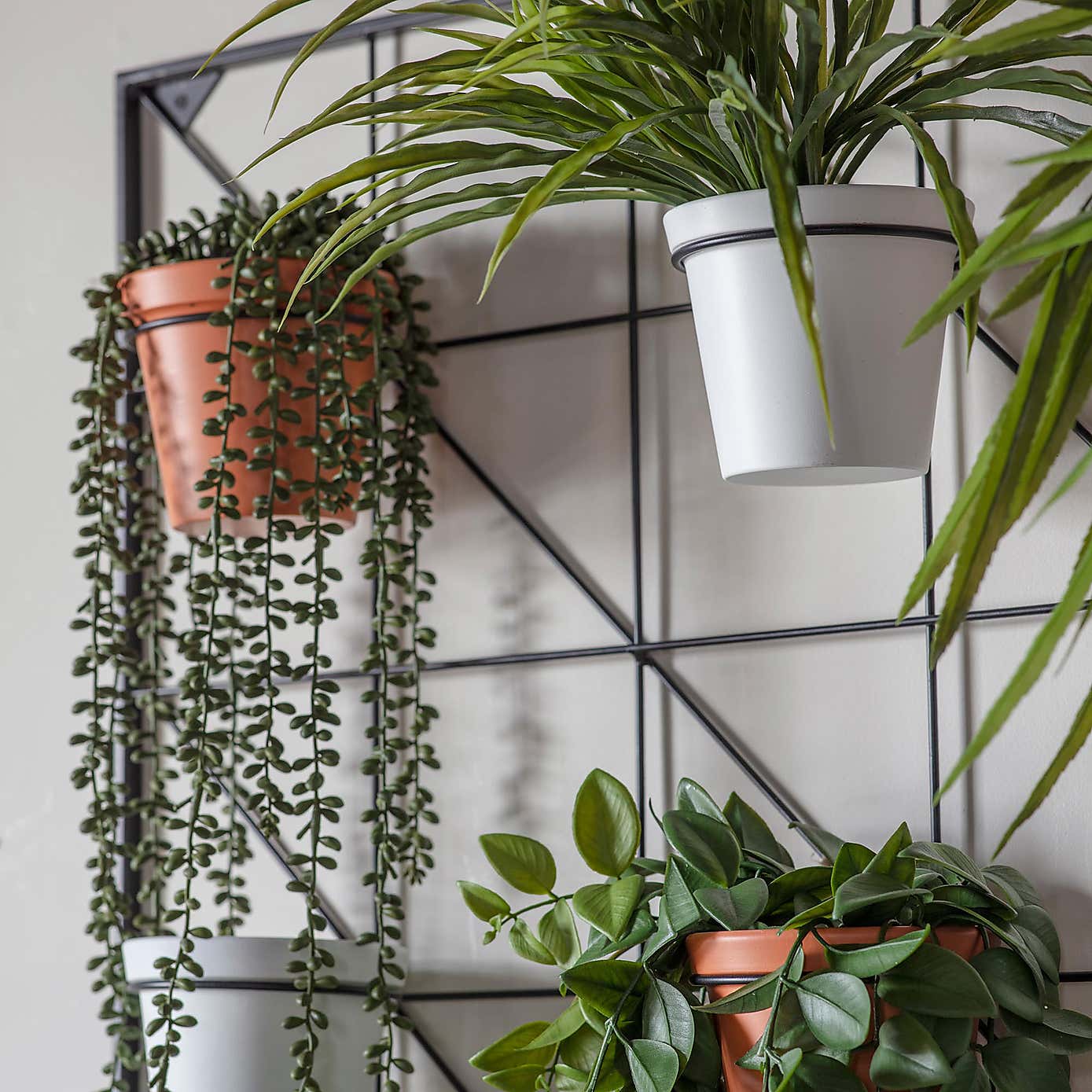 Bari 9 Wall Planters