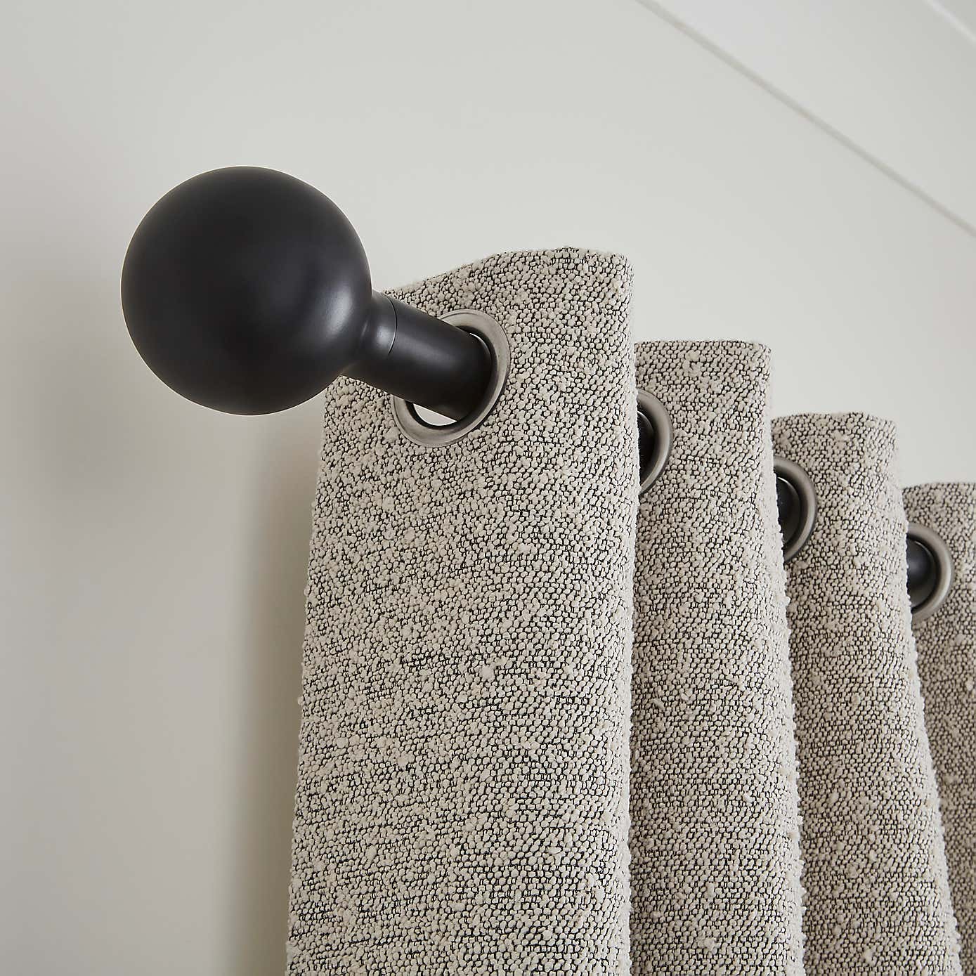 Contemporary Ball Fixed Metal Curtain Pole with Rings