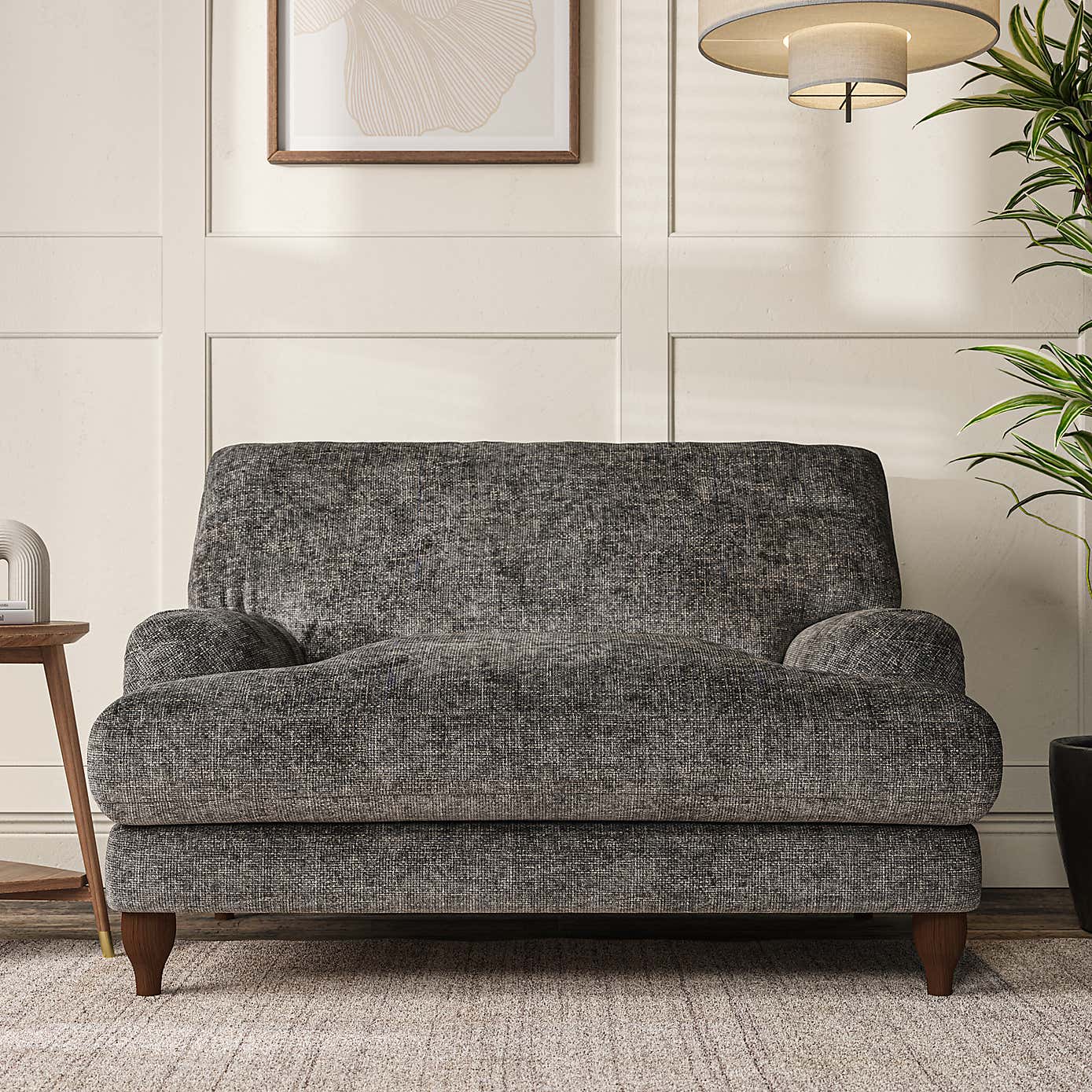 Darwin Snuggle Chair