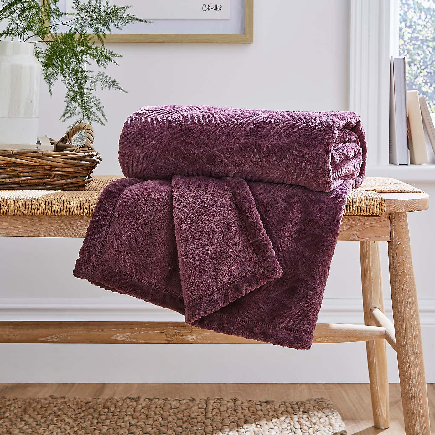 Leila Leaf Fleece Throw 130x170cm