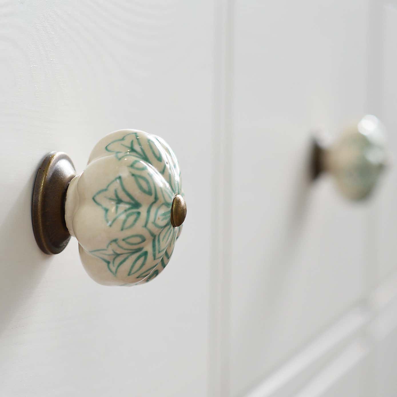 Pack of 6 Nicola Spring Floral Drawer Knobs