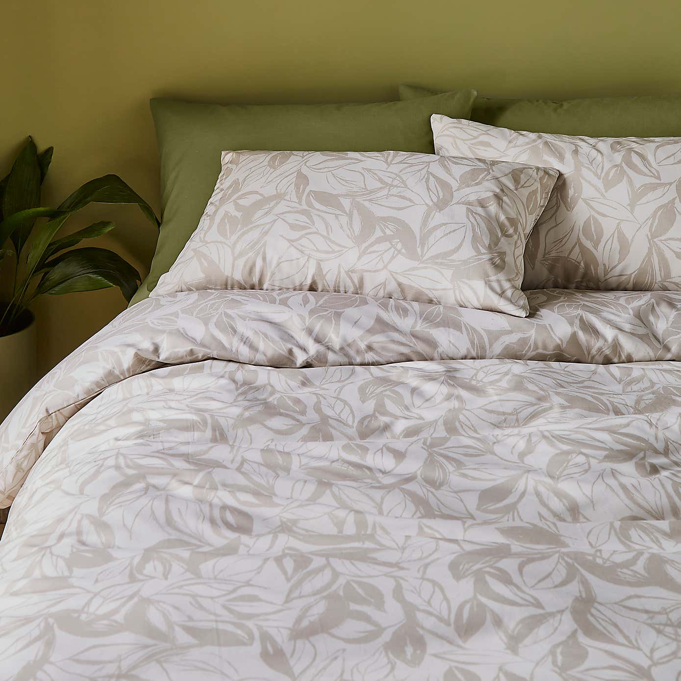 Sketched Leaf 144 Thread Count Reversible Cotton Duvet Cover & Pillowcase Set