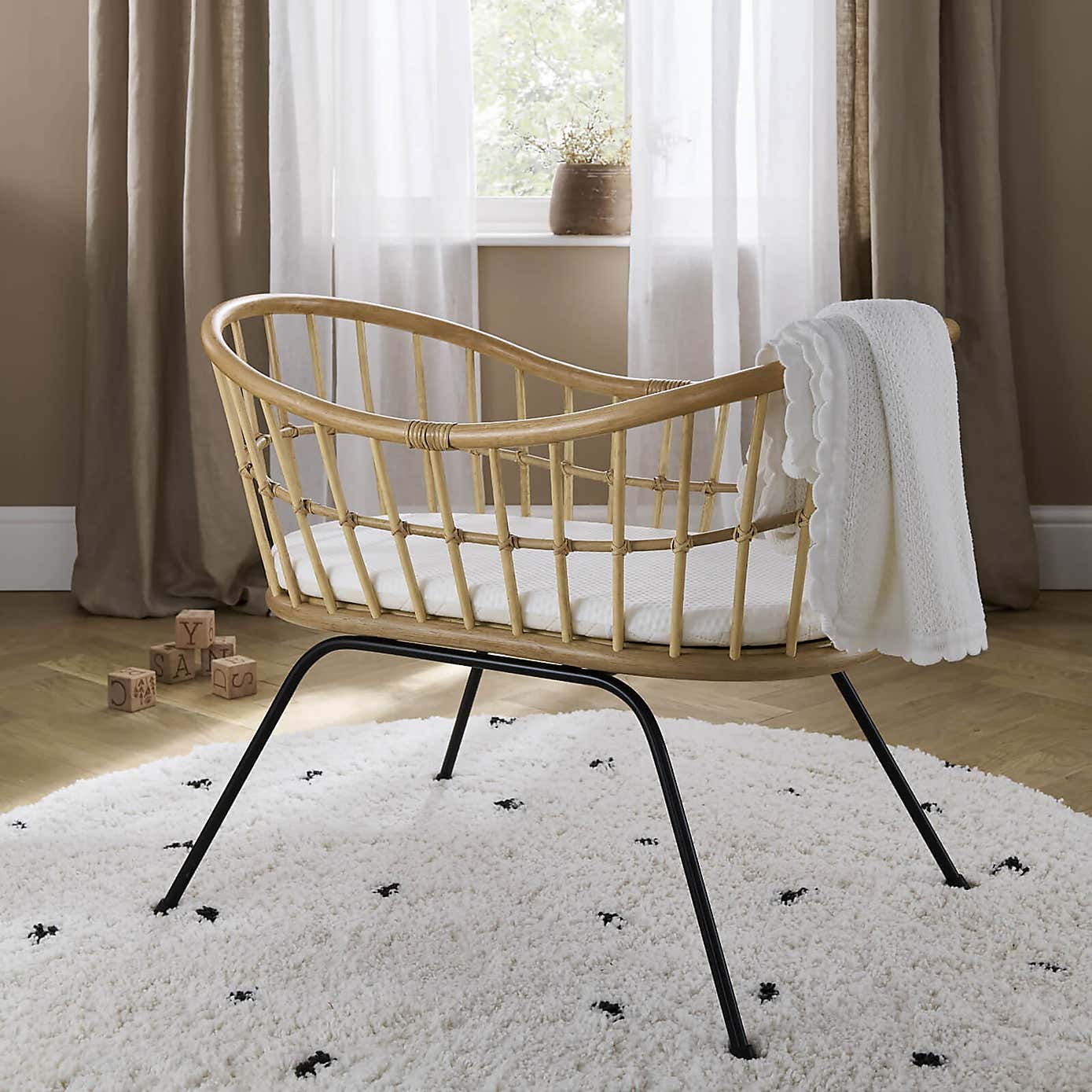 CuddleCo Aria Wave Rattan Crib