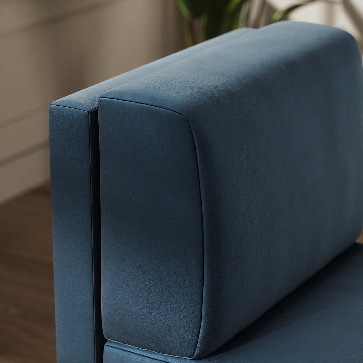 Mae Small Dining Bench, Matte Plush Velvet