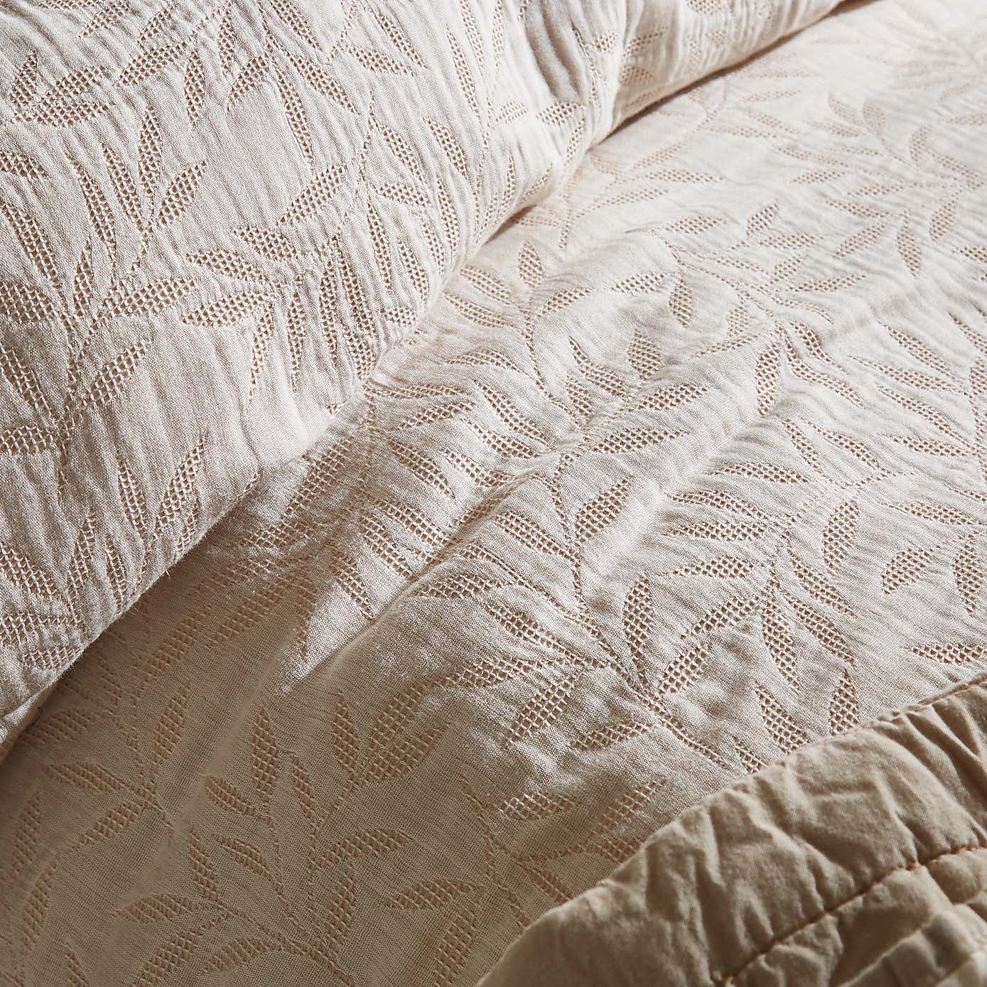 Kingham Leaves Cream Duvet Cover and Pillowcase Set