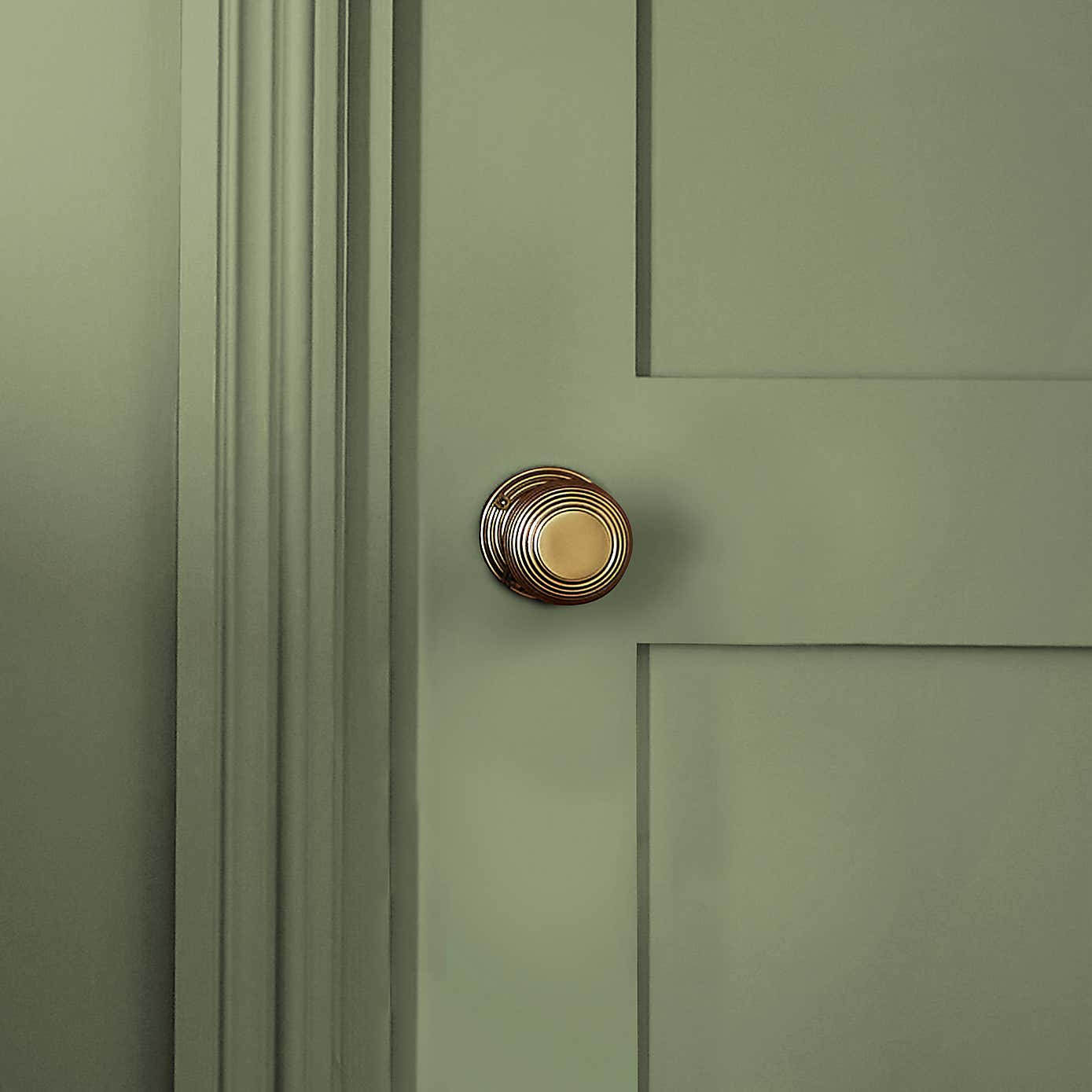 William Morris At Home Sauntered Leaf Eggshell Paint