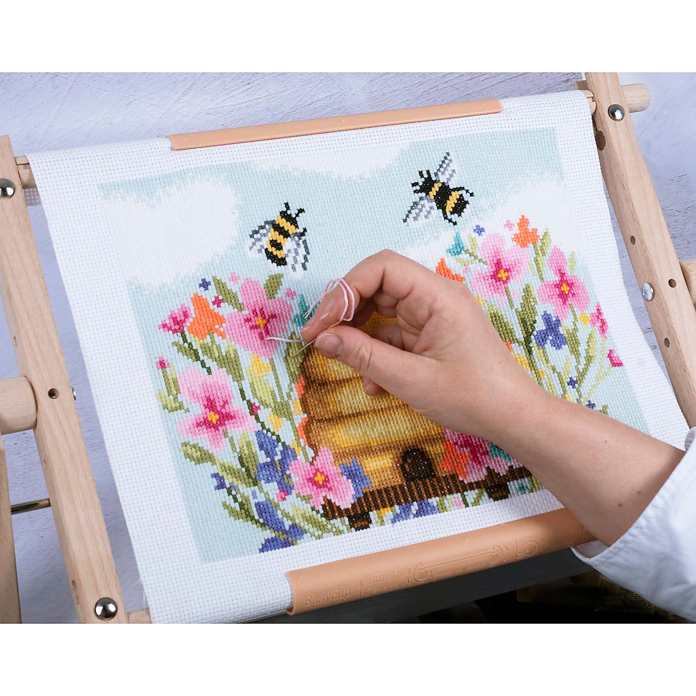 Cross Stitch Modern Bee