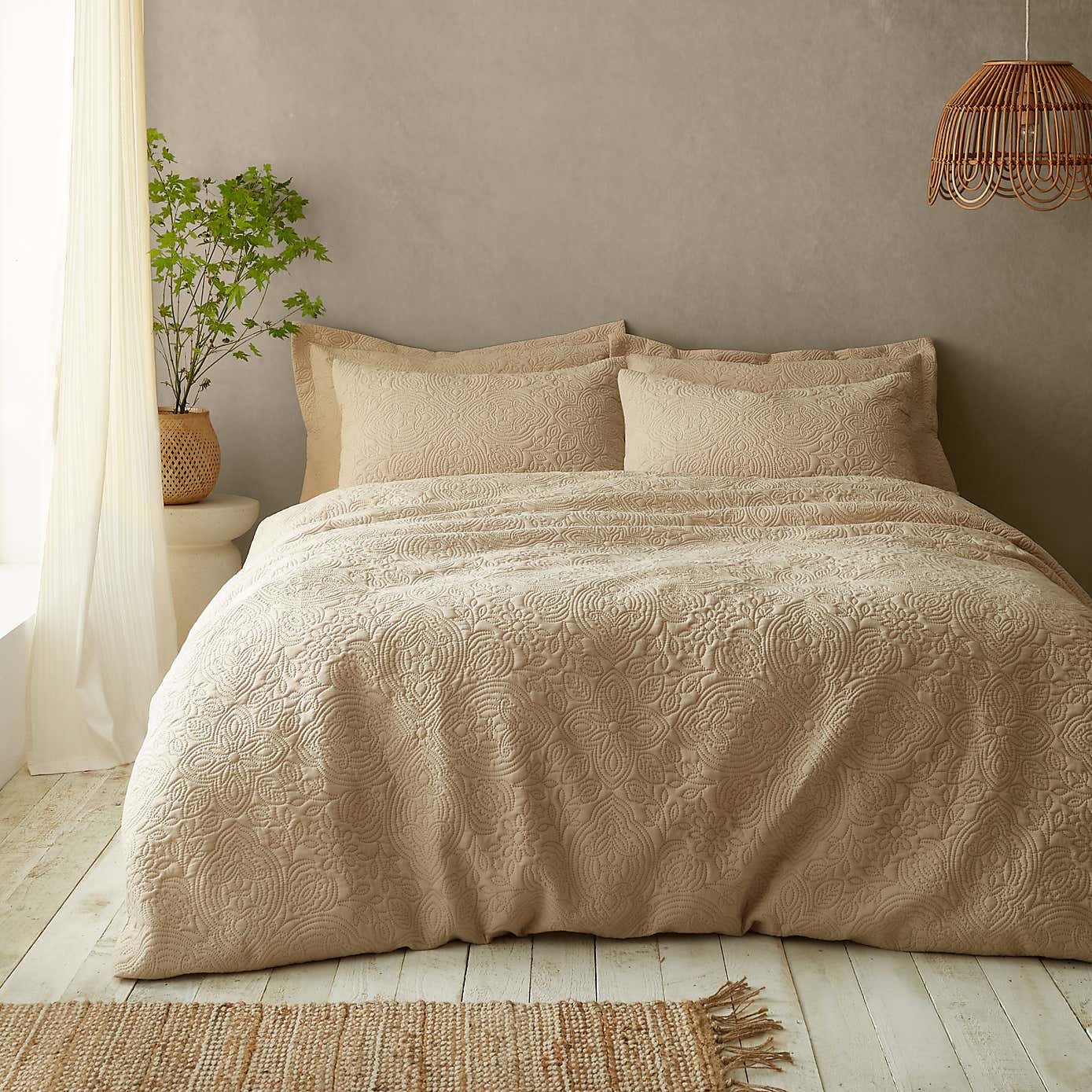 Pineapple Elephant Casablanca Pinsonic Duvet Cover & Pillowcase Set