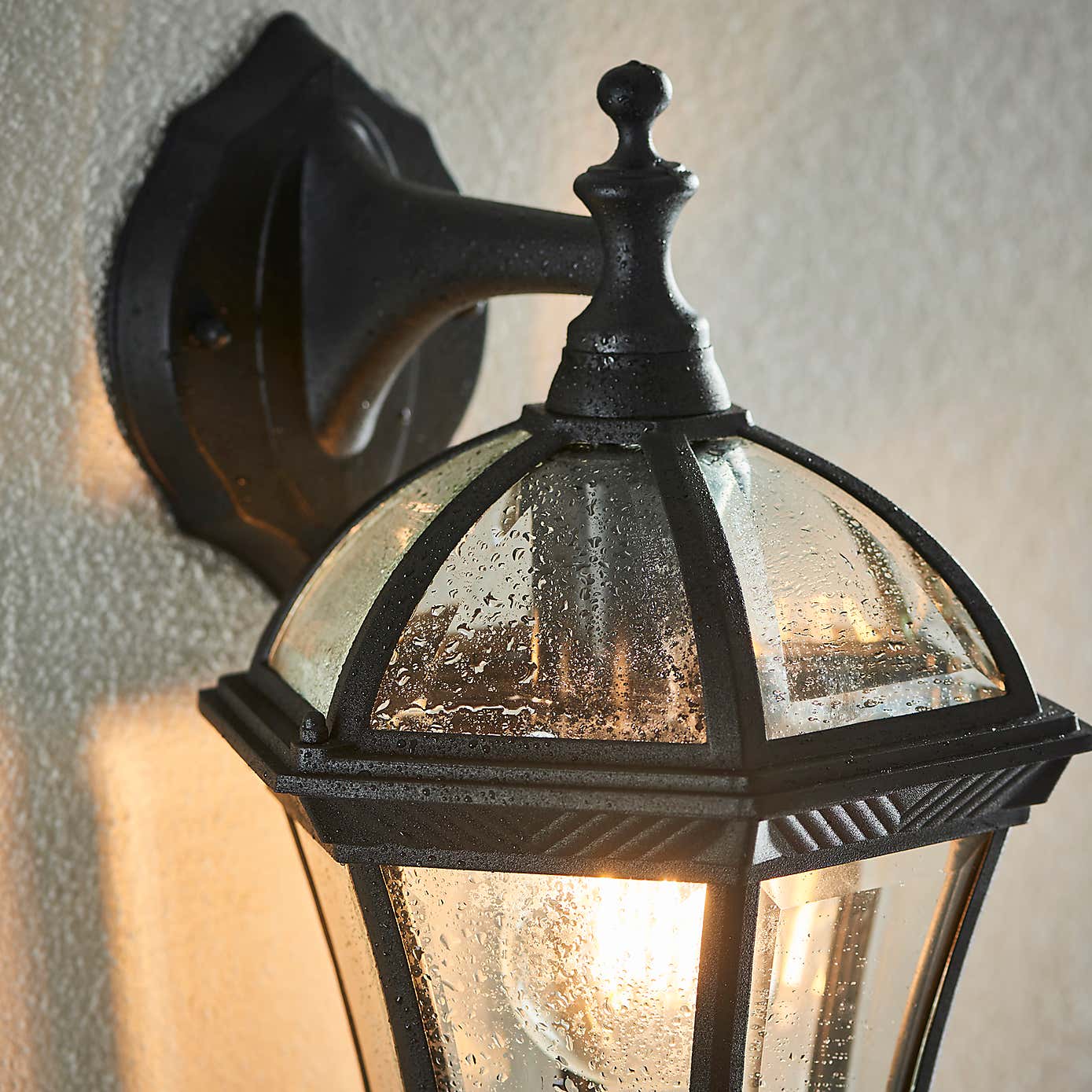 Vogue Drayton Outdoor Wall Light Black