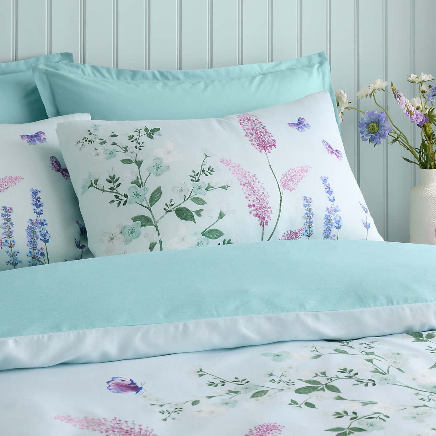 Butterfly Fields 180 Thread Count Cotton Sateen Duvet Cover & Pillowcase Set