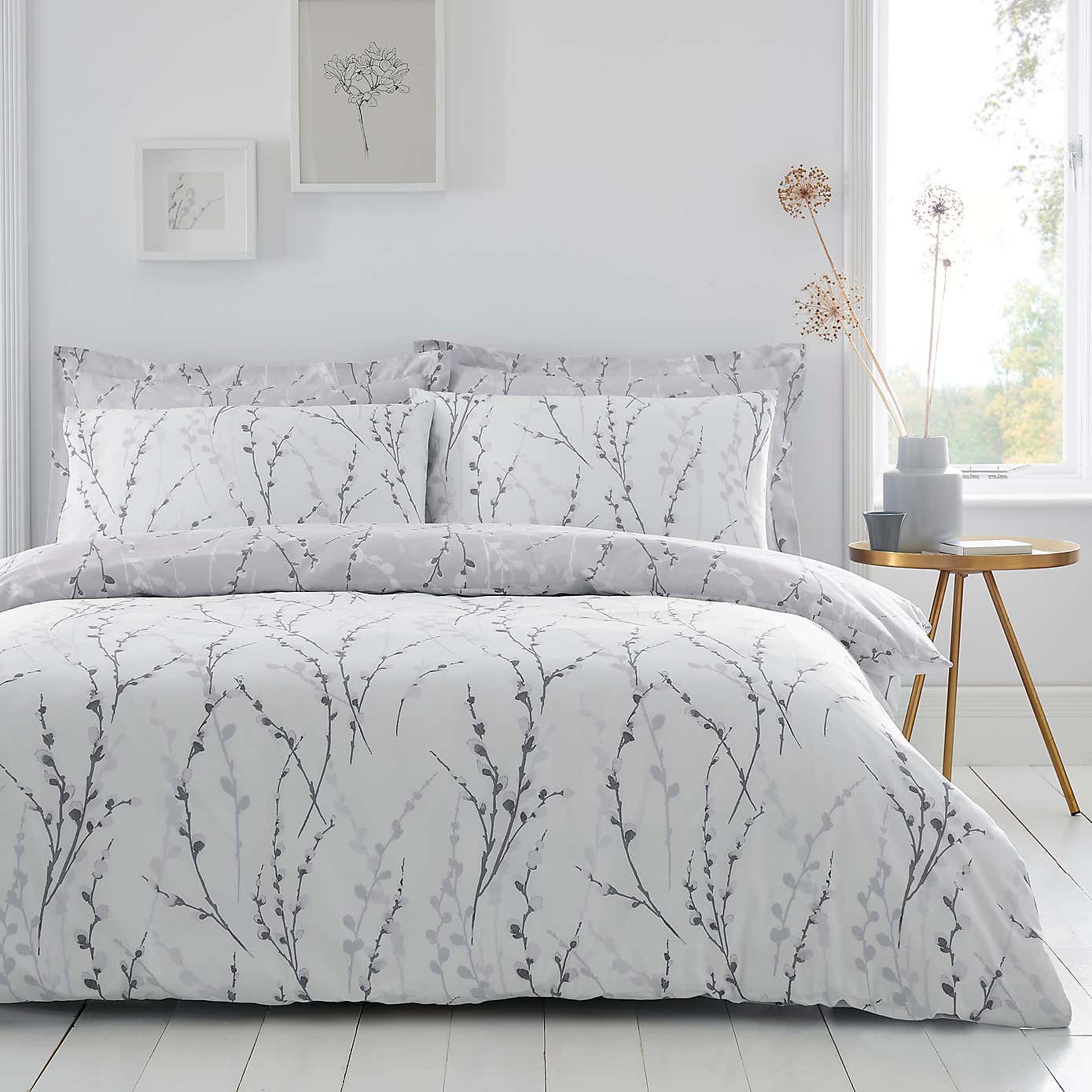 Belle Reversible Duvet Cover and Pillowcase Set