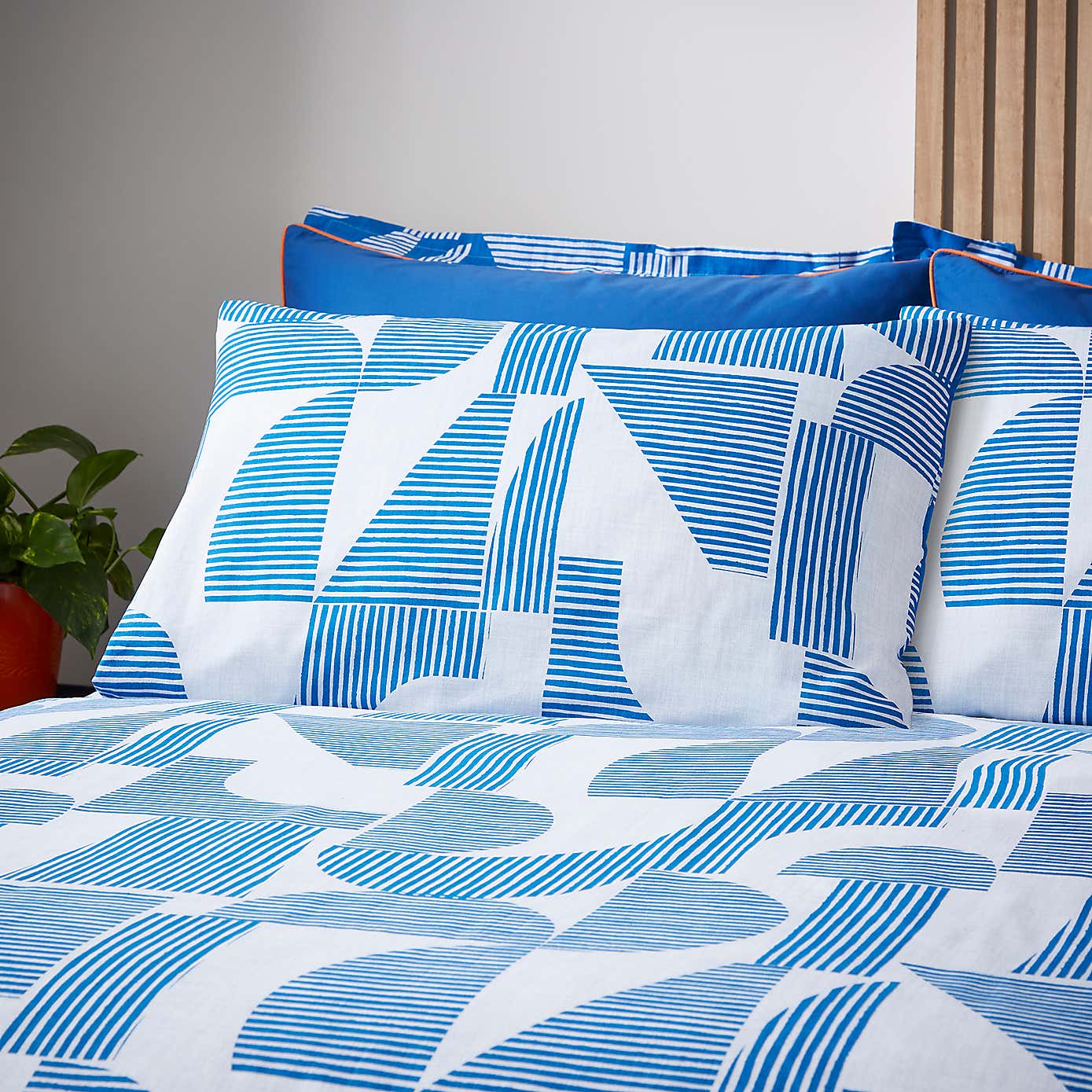 Elements Ezra Blue Cotton Duvet Cover and Pillowcase Set