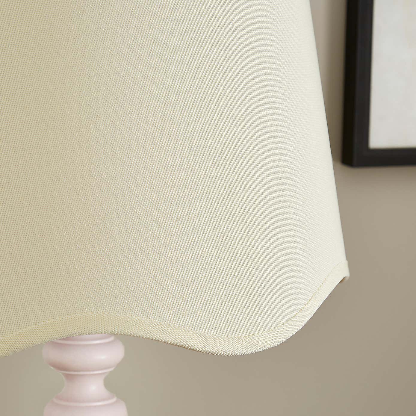 Scalloped Edge Linen Lamp Shade