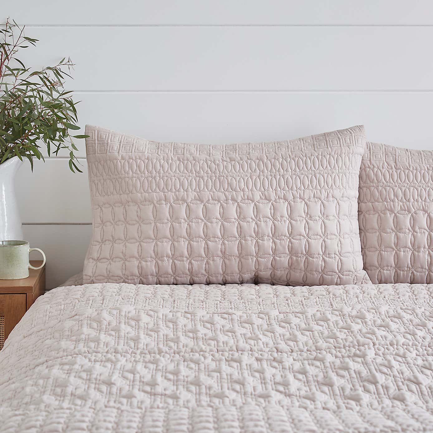 Billie White Duvet Cover and Pillowcase Set