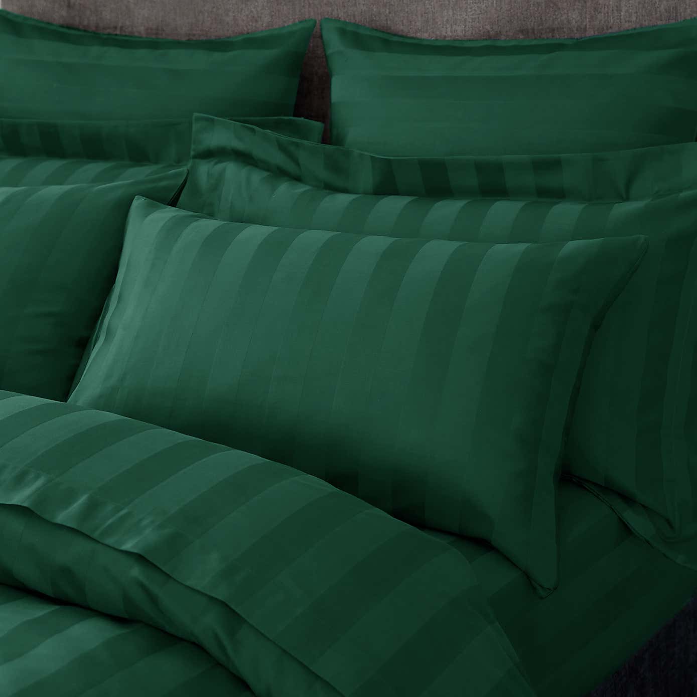 Hotel Egyptian Cotton 230 Thread Count Stripe Housewife Pillowcase Pair