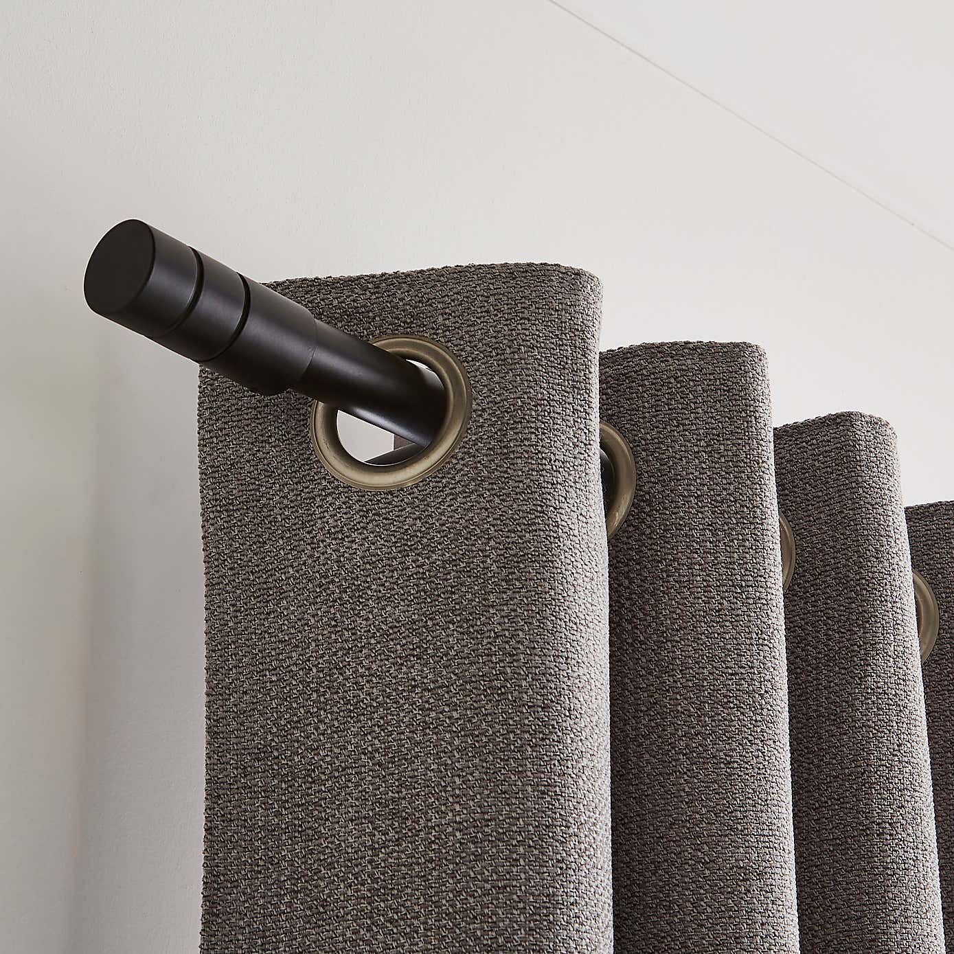 Cylinder Extendable Metal Eyelet Curtain Pole