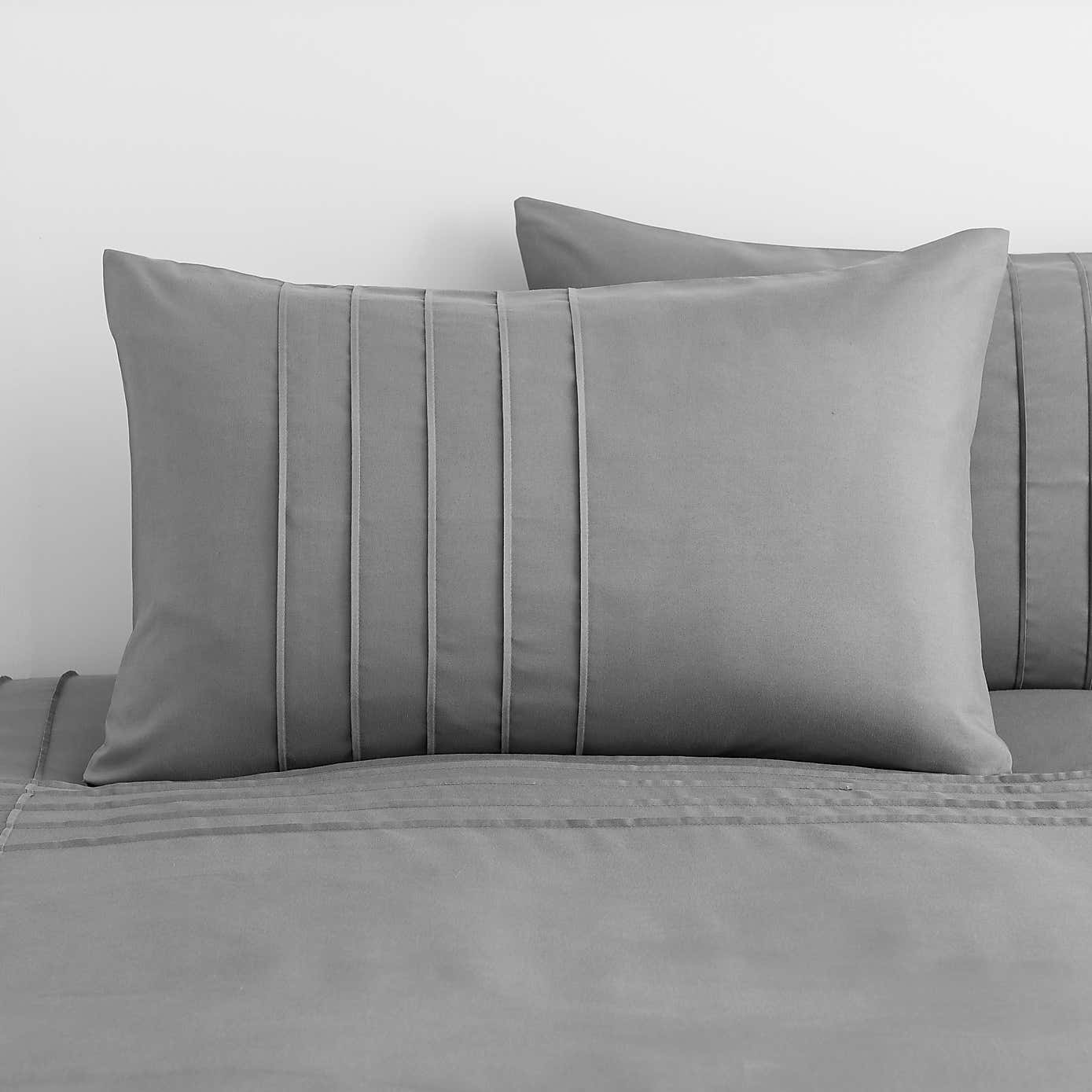 Jessa Pintuck Duvet Cover & Pillowcase Set