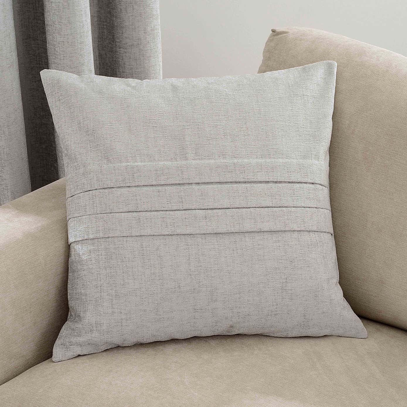 Chenille Pleat Cushion