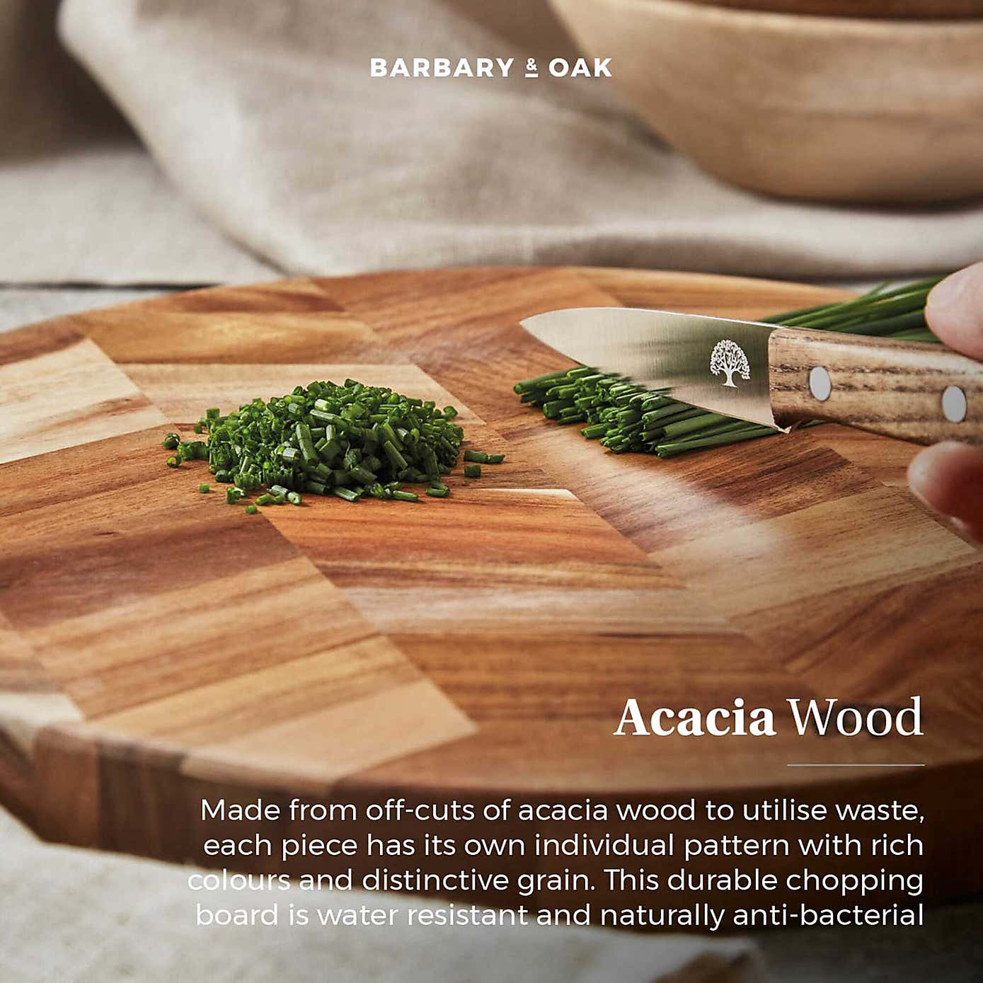 Barbary & Oak Acacia Wood Round Chopping Board