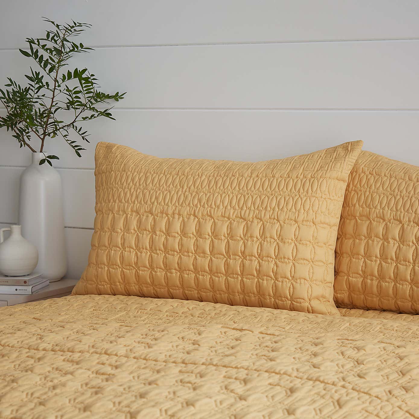 Billie White Duvet Cover and Pillowcase Set