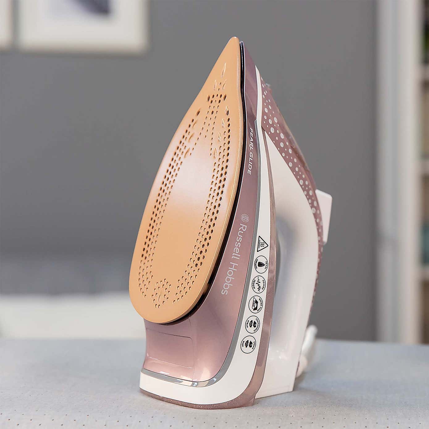Russell Hobbs Pearl Glide Rose Iron