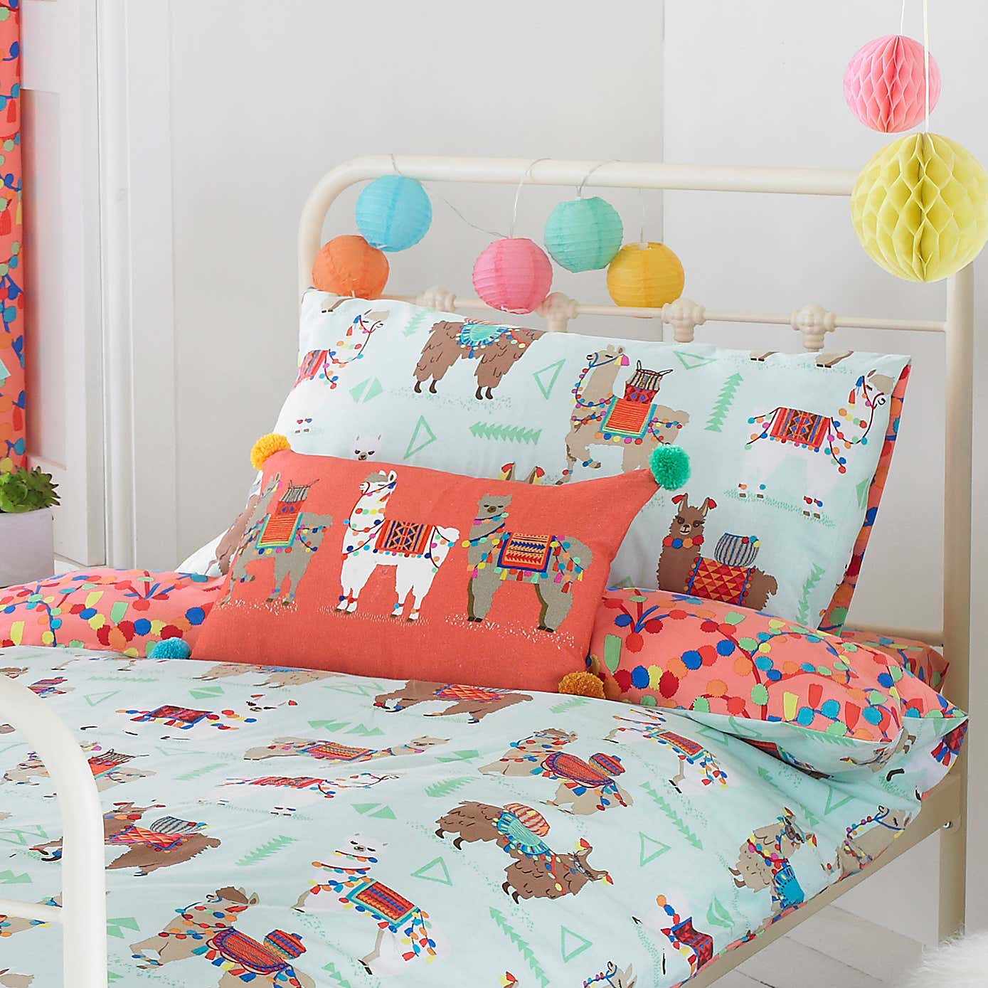 little furn. Llamarama Duvet Cover & Pillowcase Set