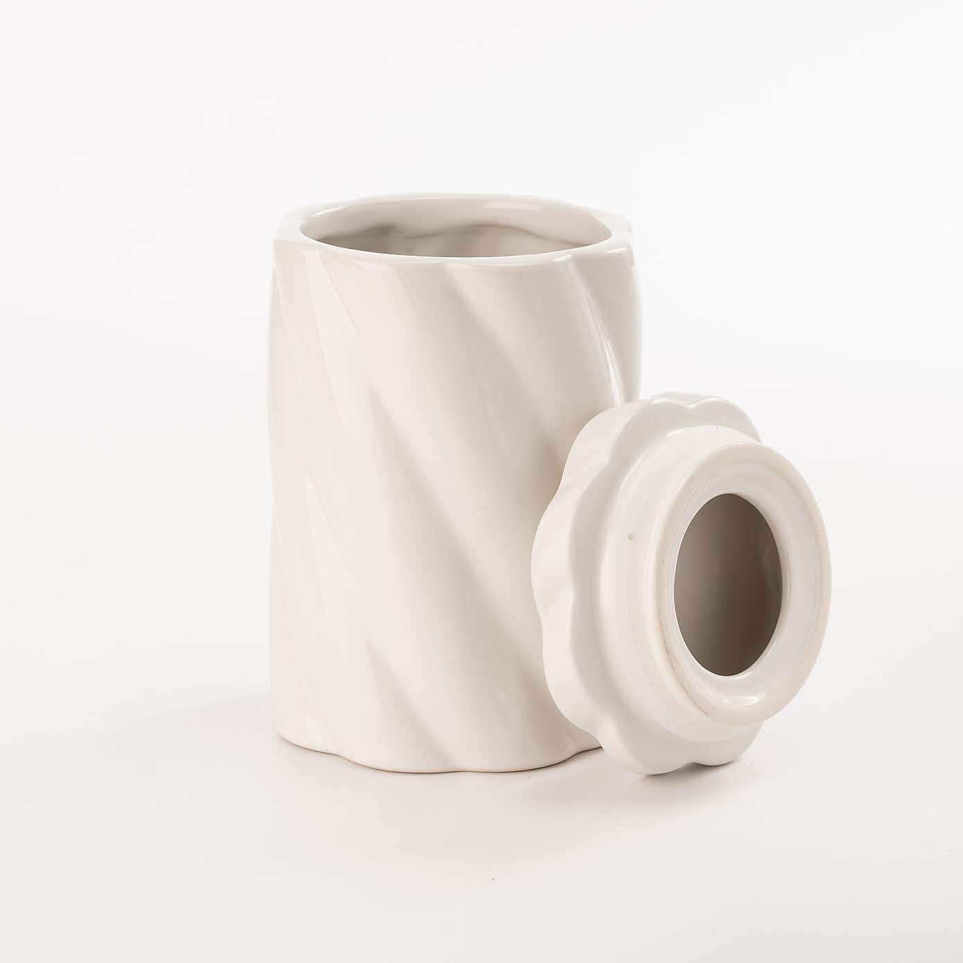 Twisted Canister