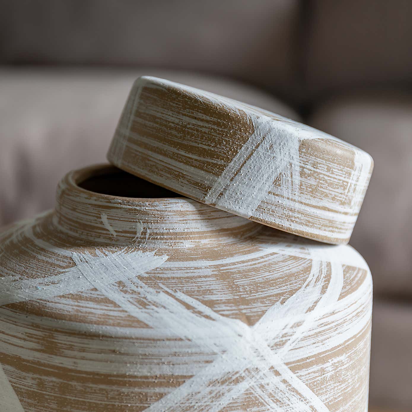 Hurne Jar Reactive Brown and White 33cm