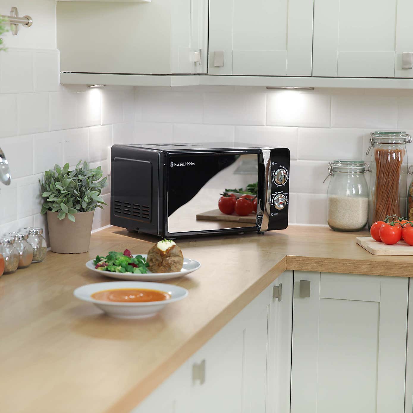 Russell Hobbs Colours 700W 17L Jet Black Manual Microwave