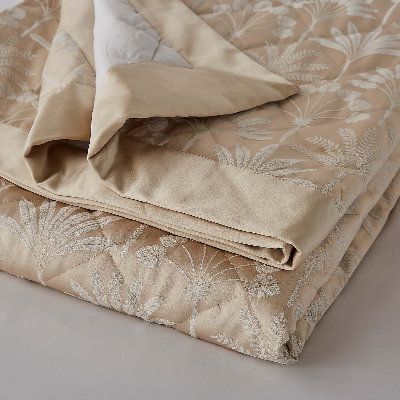 Dorma Luxe Palms Bedspread