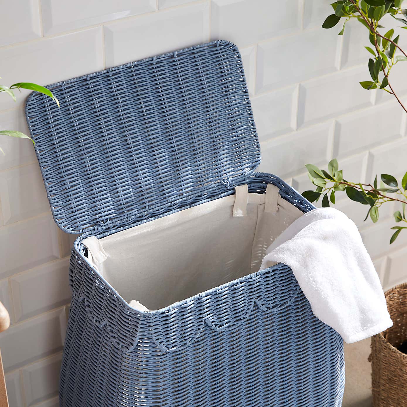 Heart and Soul Scalloped Laundry Basket