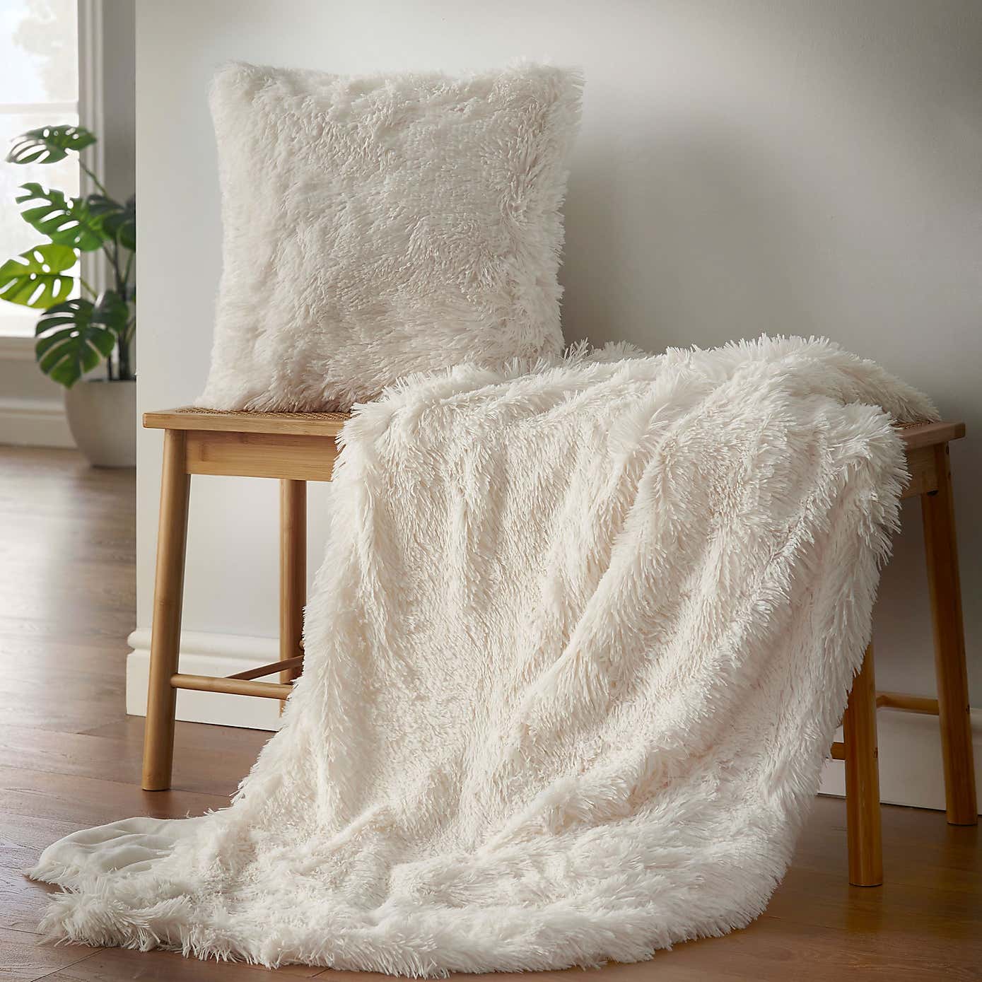 Catherine Lansfield Cuddly Deep Pile Throw