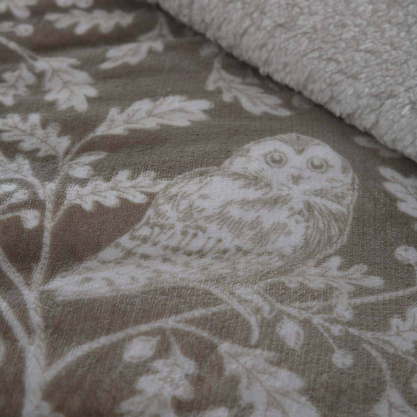 Dreams and Drapes Lodge Woodland Owls Duvet Cover and Pillowcase Set