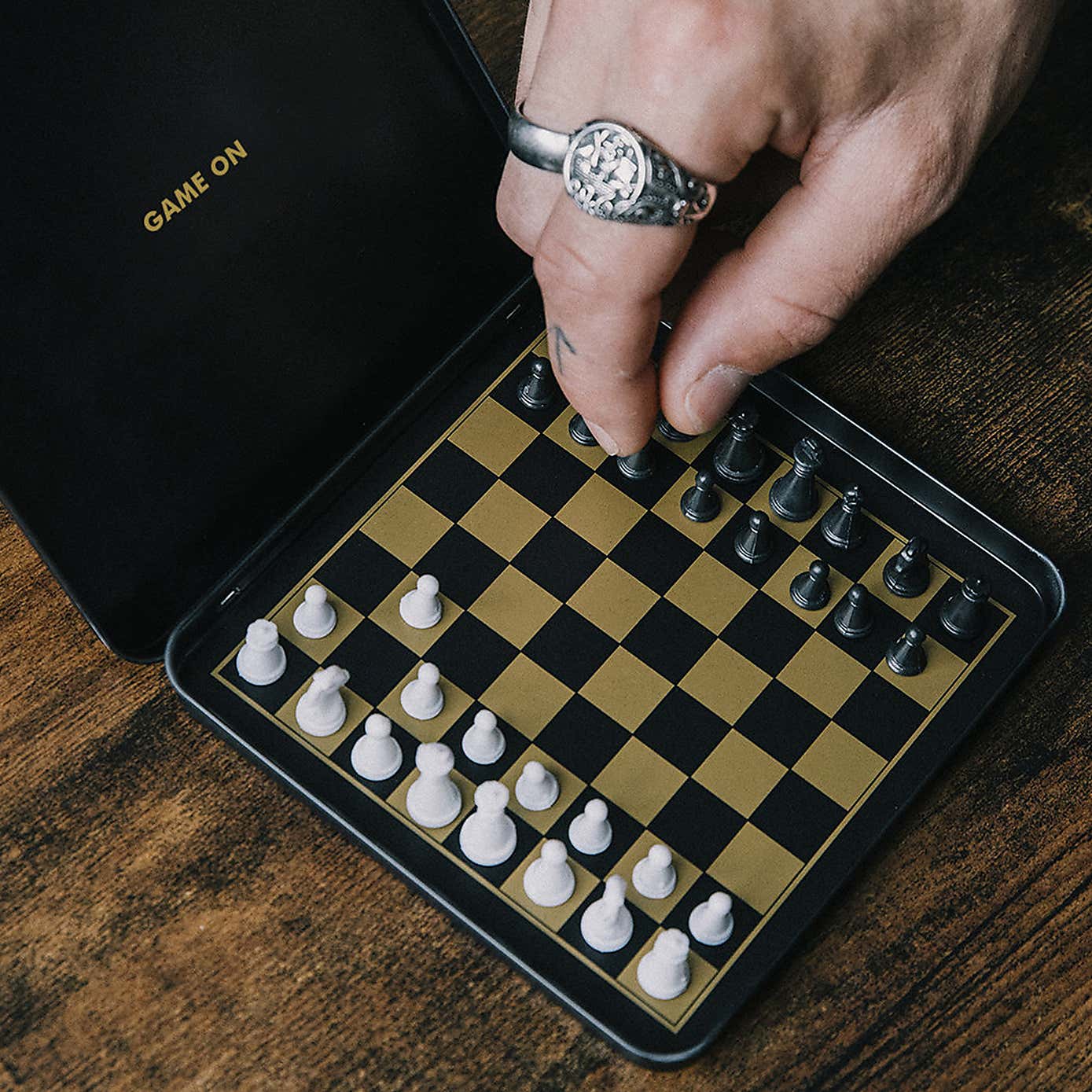 Luckies Game On Magnetic Chess Set