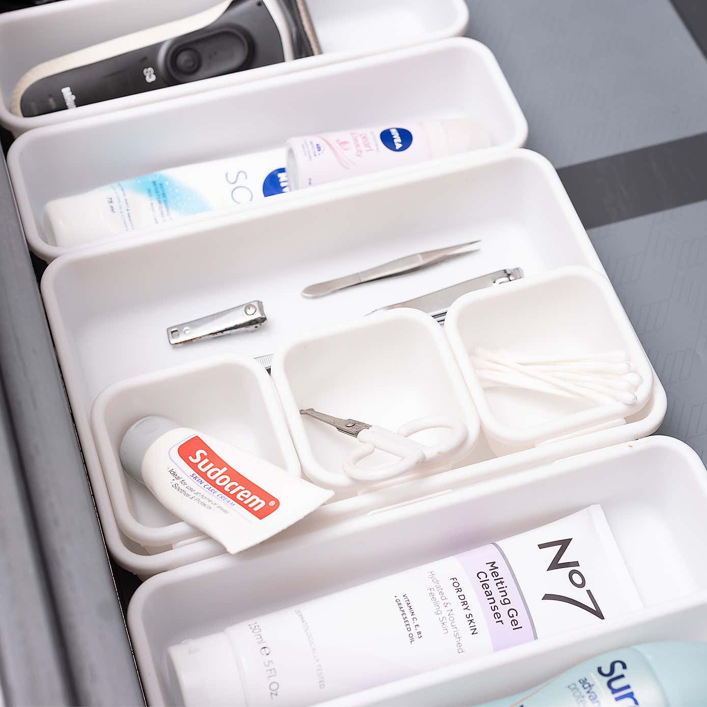 Addis 8 Piece Drawer Set