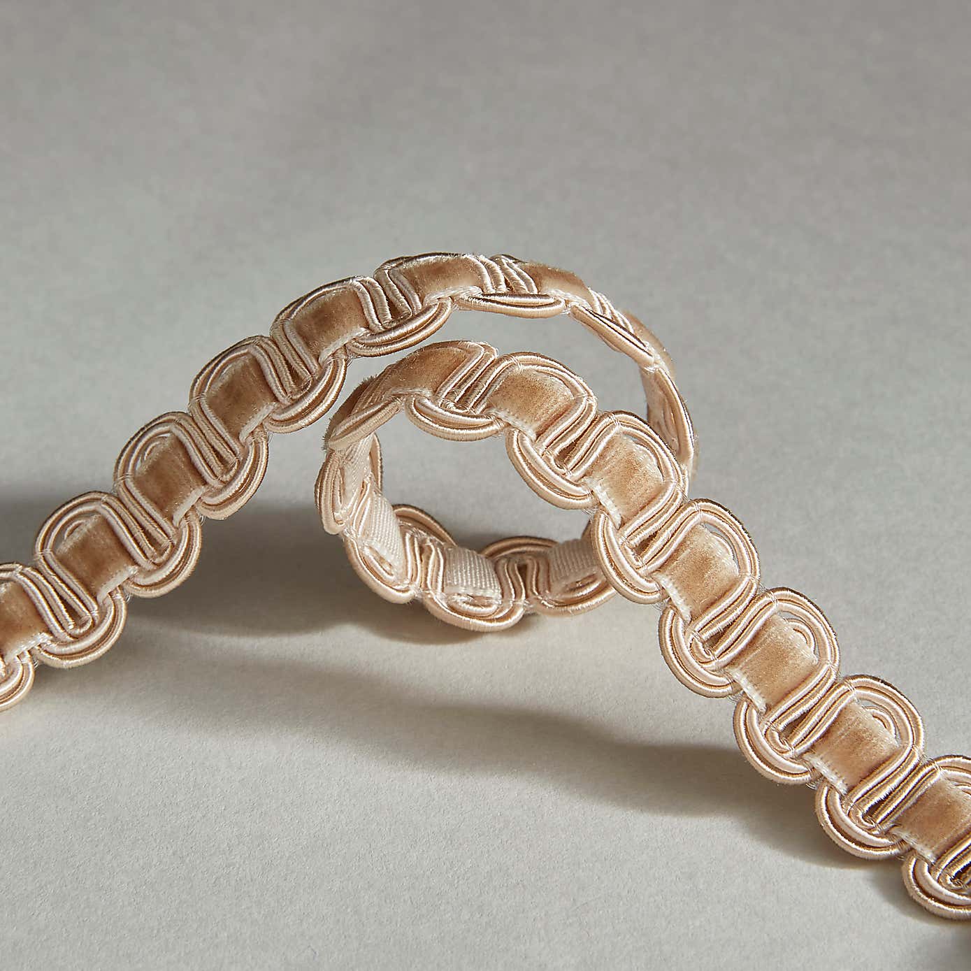 Cream Velvet Wave Braid Trim