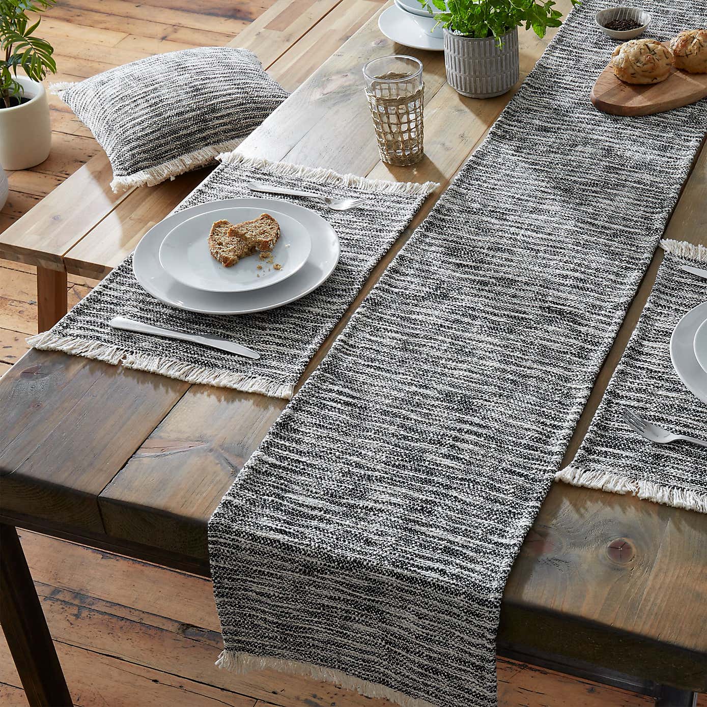 Pineapple Elephant Set of 2 Textured Frayed Placemats