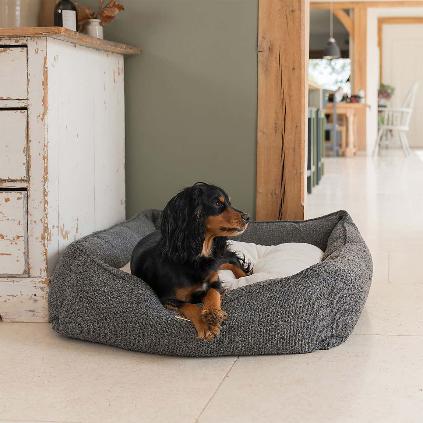 Lords and Labradors Balmoral Boucle Box Dog Bed
