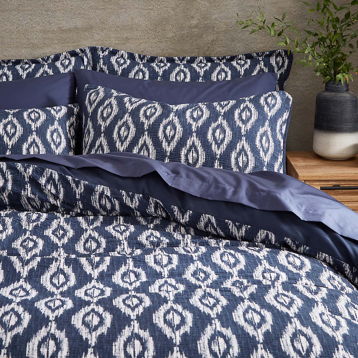 Ikat Seersucker Duvet Cover and Pillowcase Set