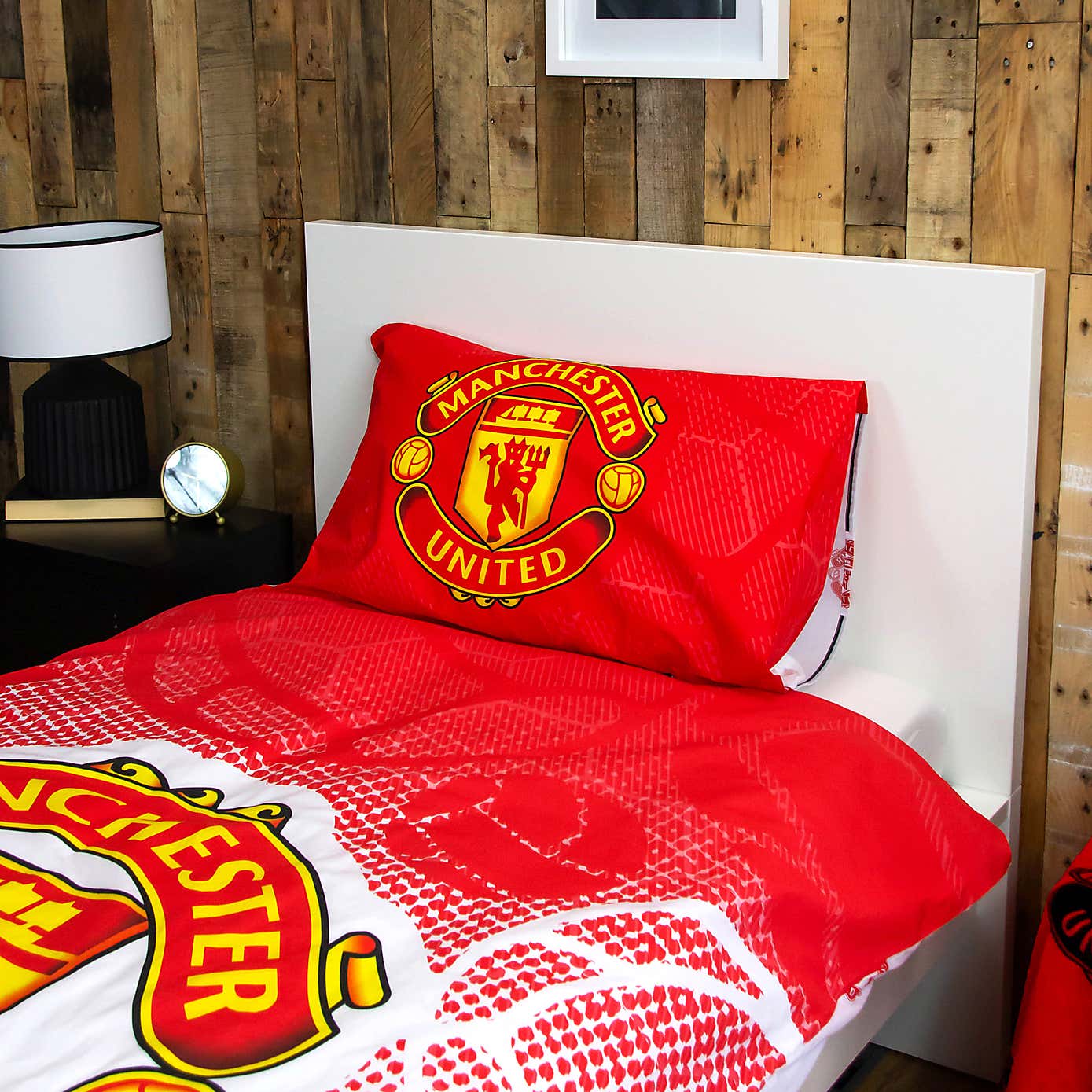 Manchester United Crest Single Duvet Cover and Pillowcase Set