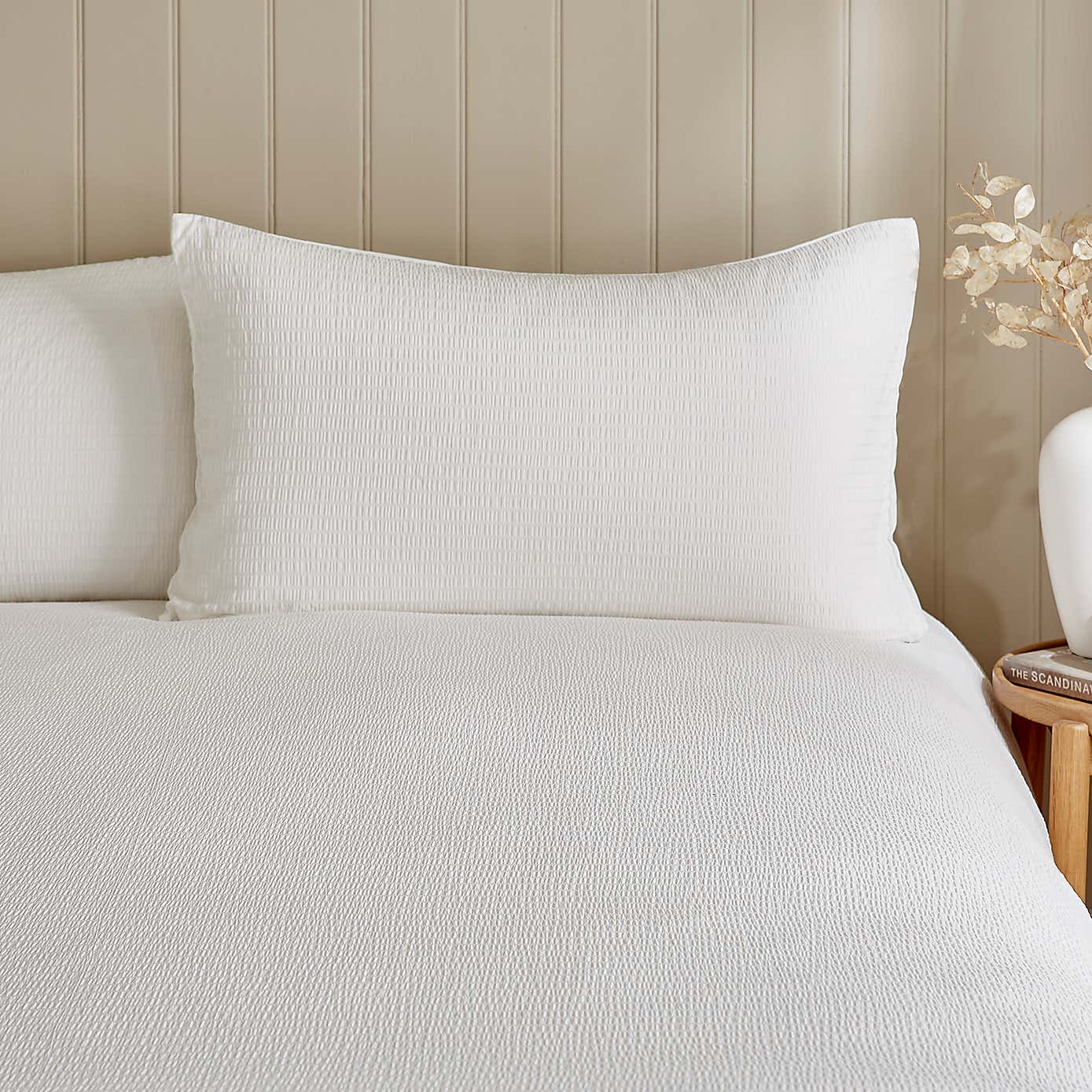 Larken Seersucker Duvet Cover and Pillowcase Set